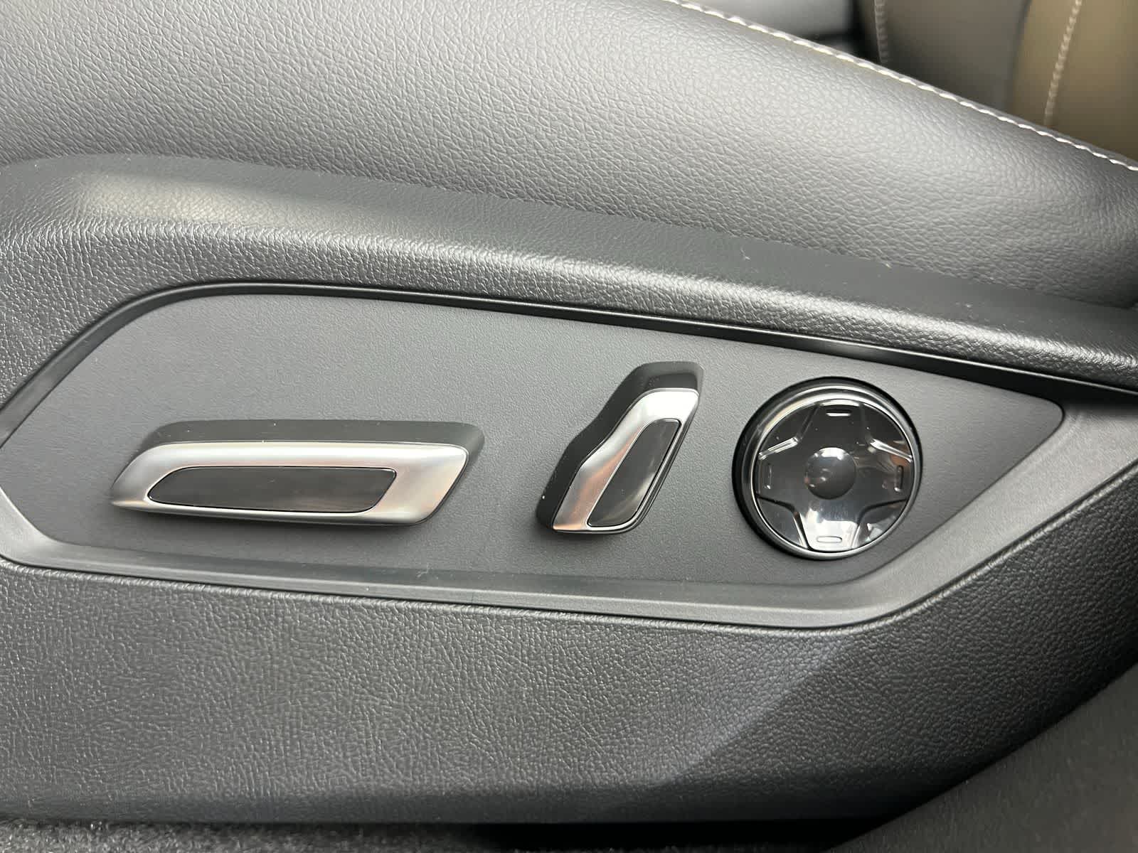 Thumbnail: 2026 Acura RDX - 14