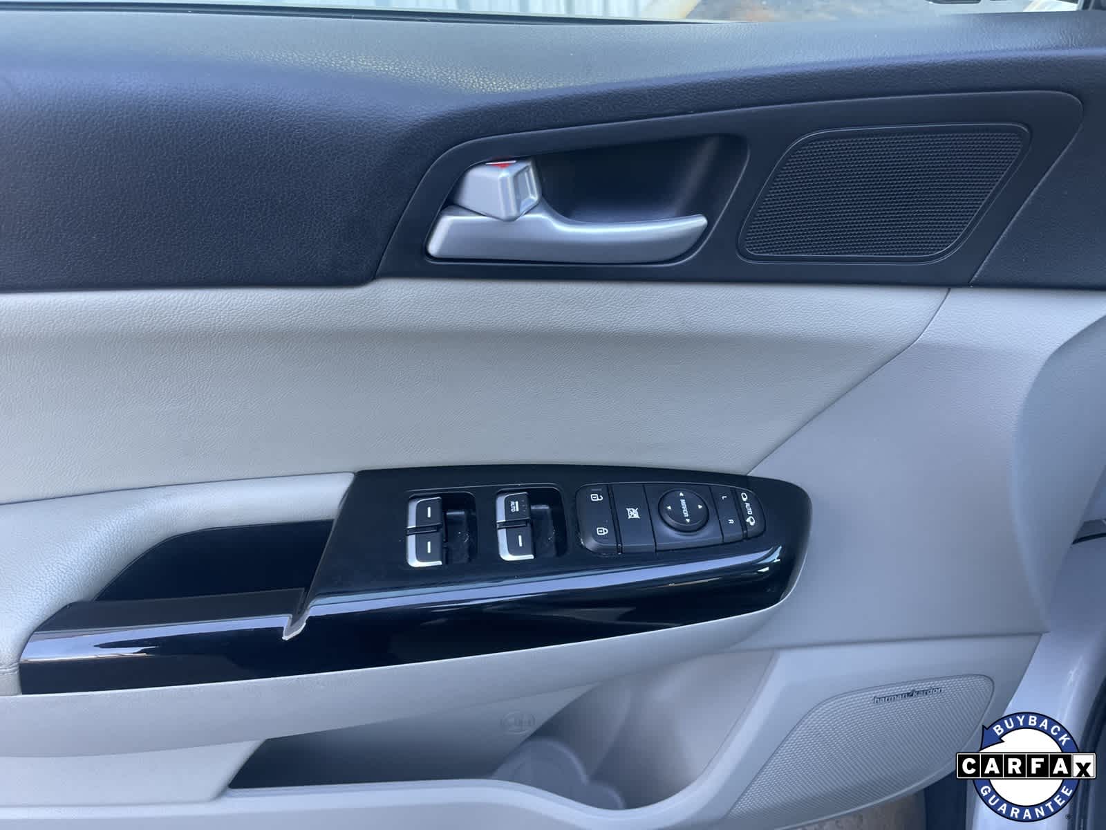 Thumbnail: 2020 Kia Sportage - 12