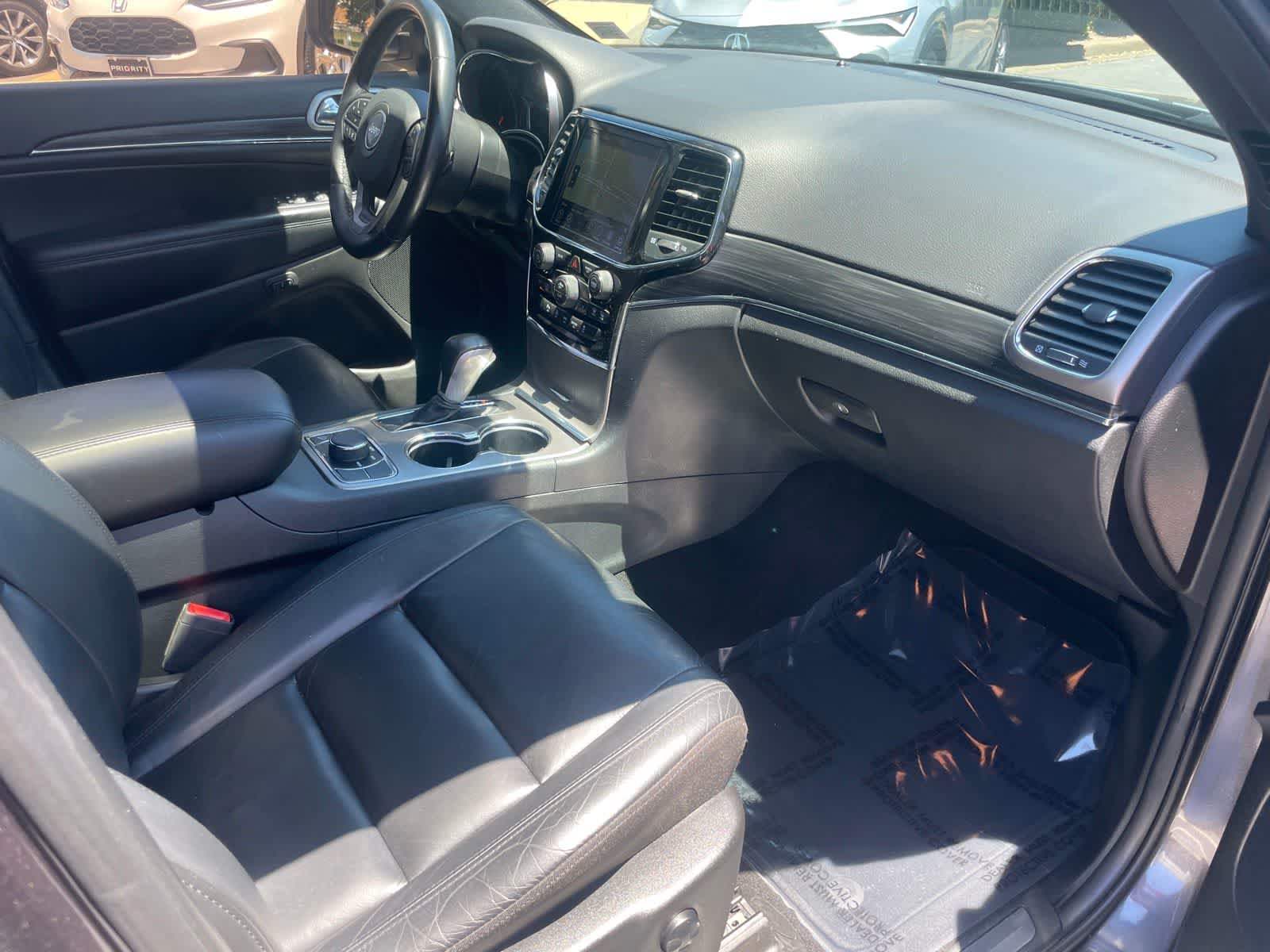 Thumbnail: 2020 Jeep Grand Cherokee - 25