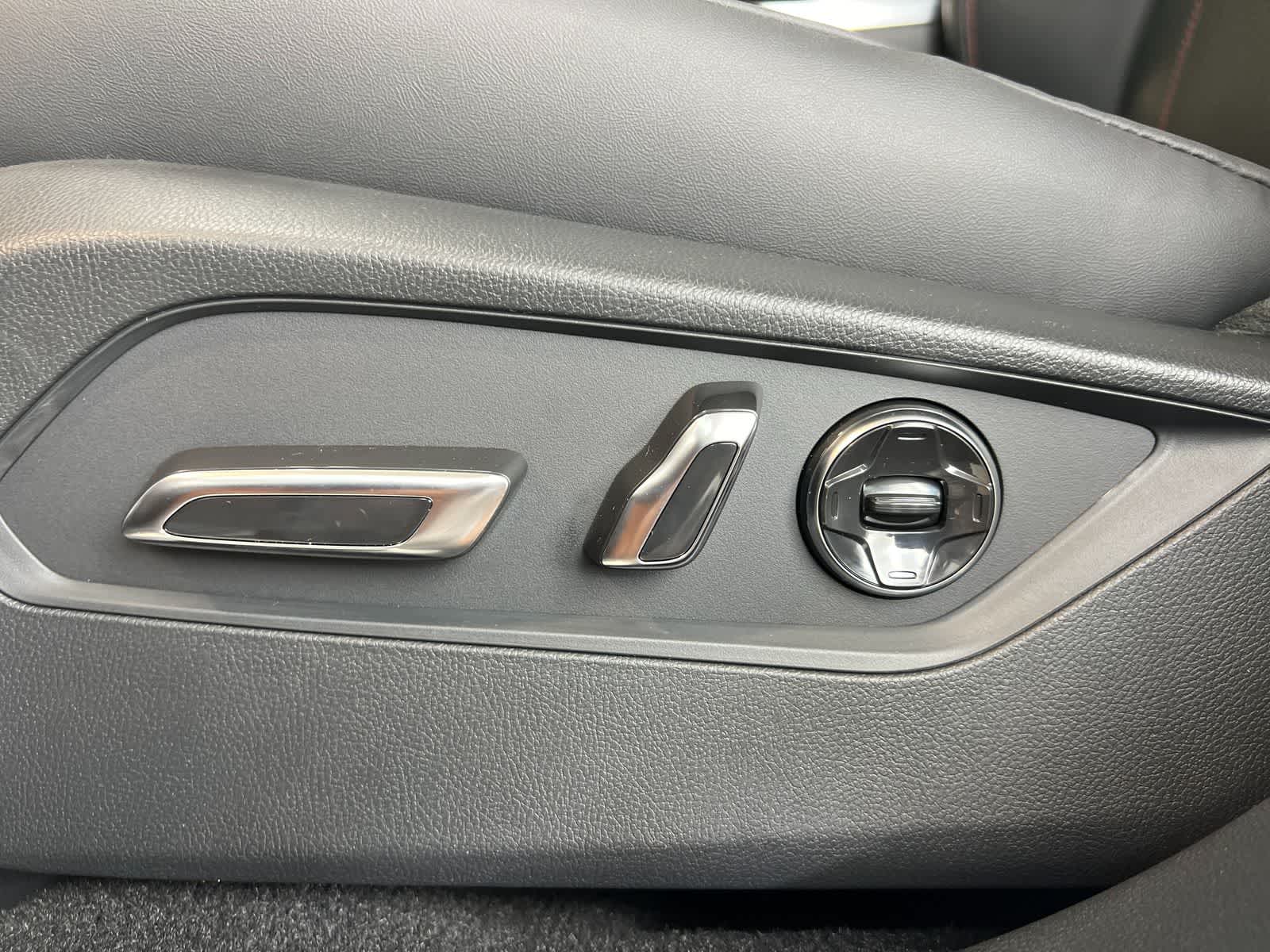 Thumbnail: 2026 Acura RDX - 17