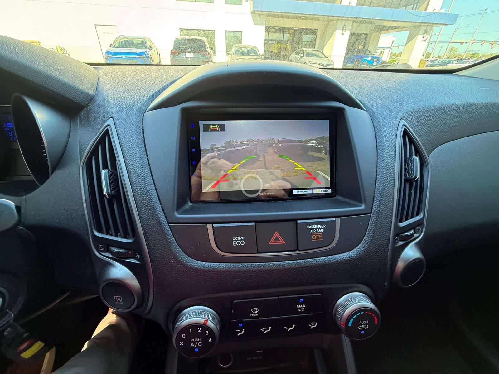 Thumbnail: 2015 Hyundai Tucson - 16