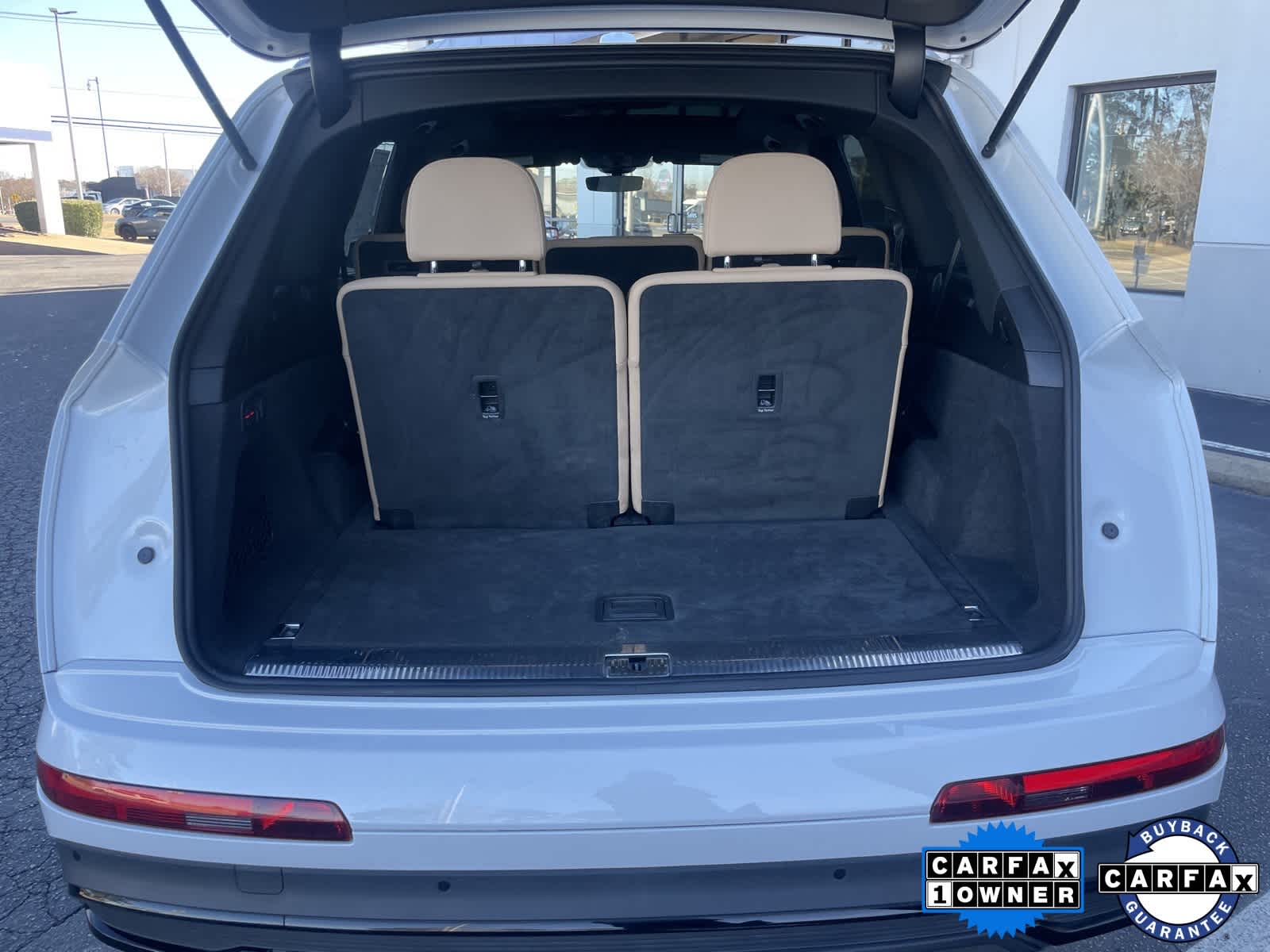 Thumbnail: 2021 Audi Q7 - 27