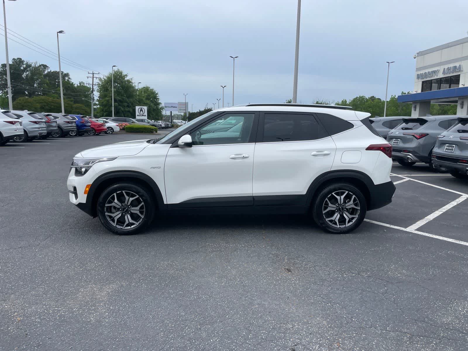 Thumbnail: 2022 Kia Seltos - 2