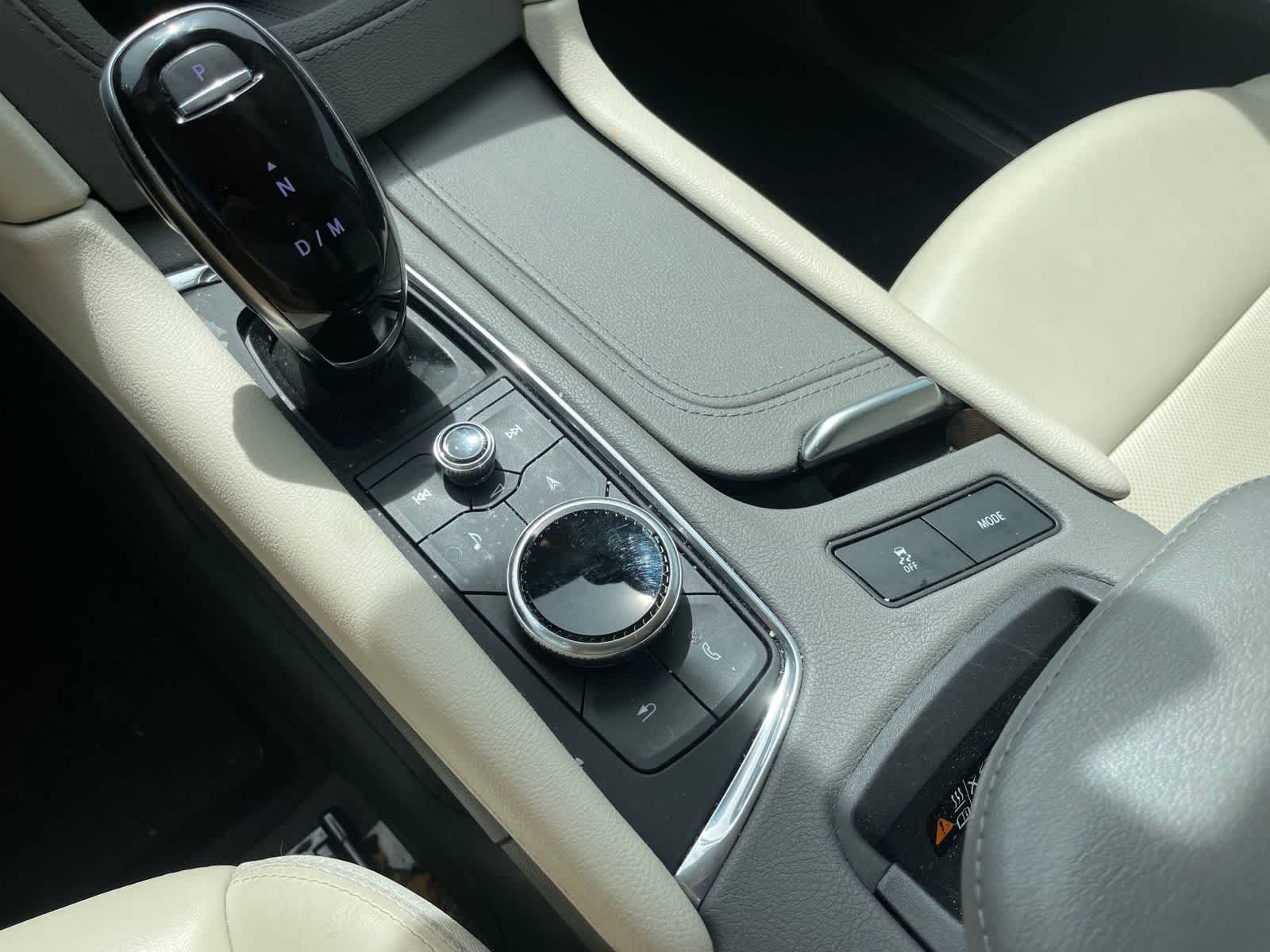 Thumbnail: 2022 Cadillac XT5 - 21