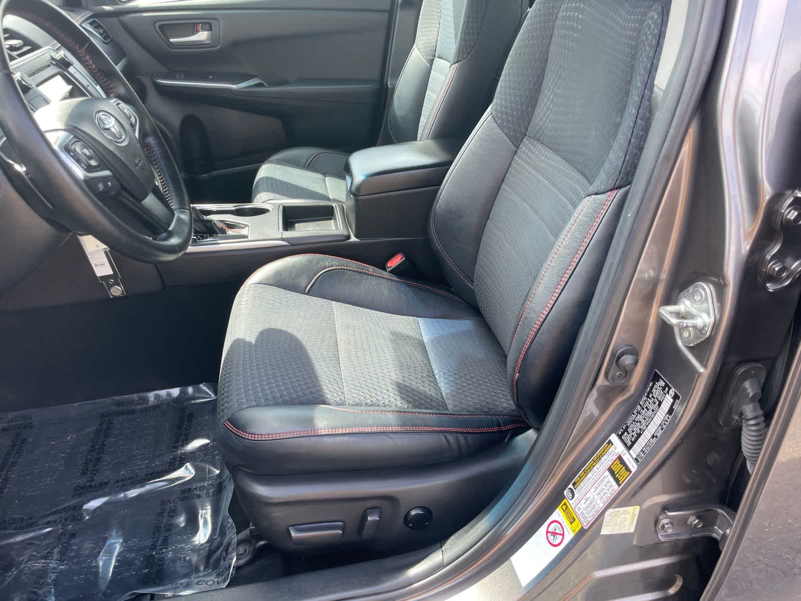 Thumbnail: 2015 Toyota Camry - 10