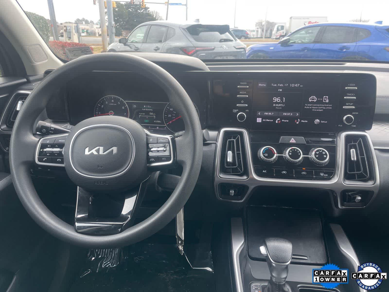 Thumbnail: 2023 Kia Sorento - 9