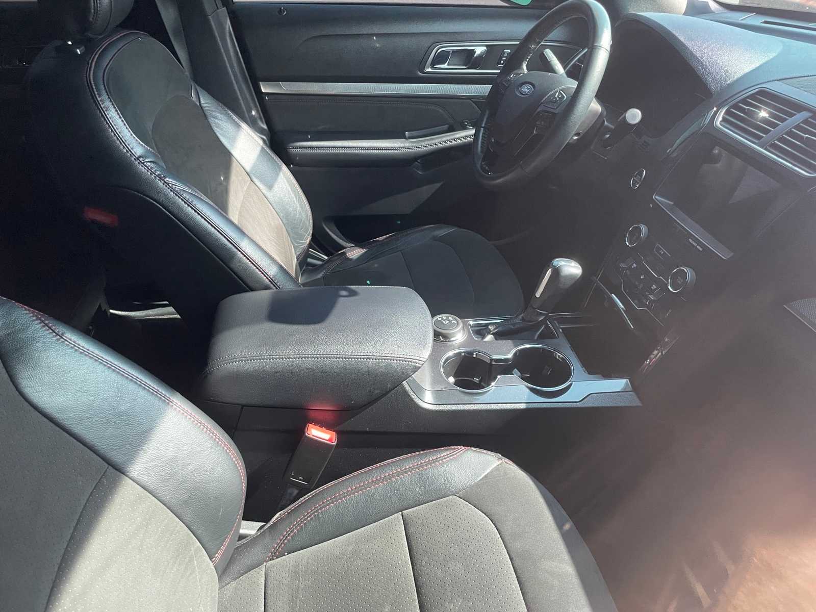 Thumbnail: 2019 Ford Explorer - 7