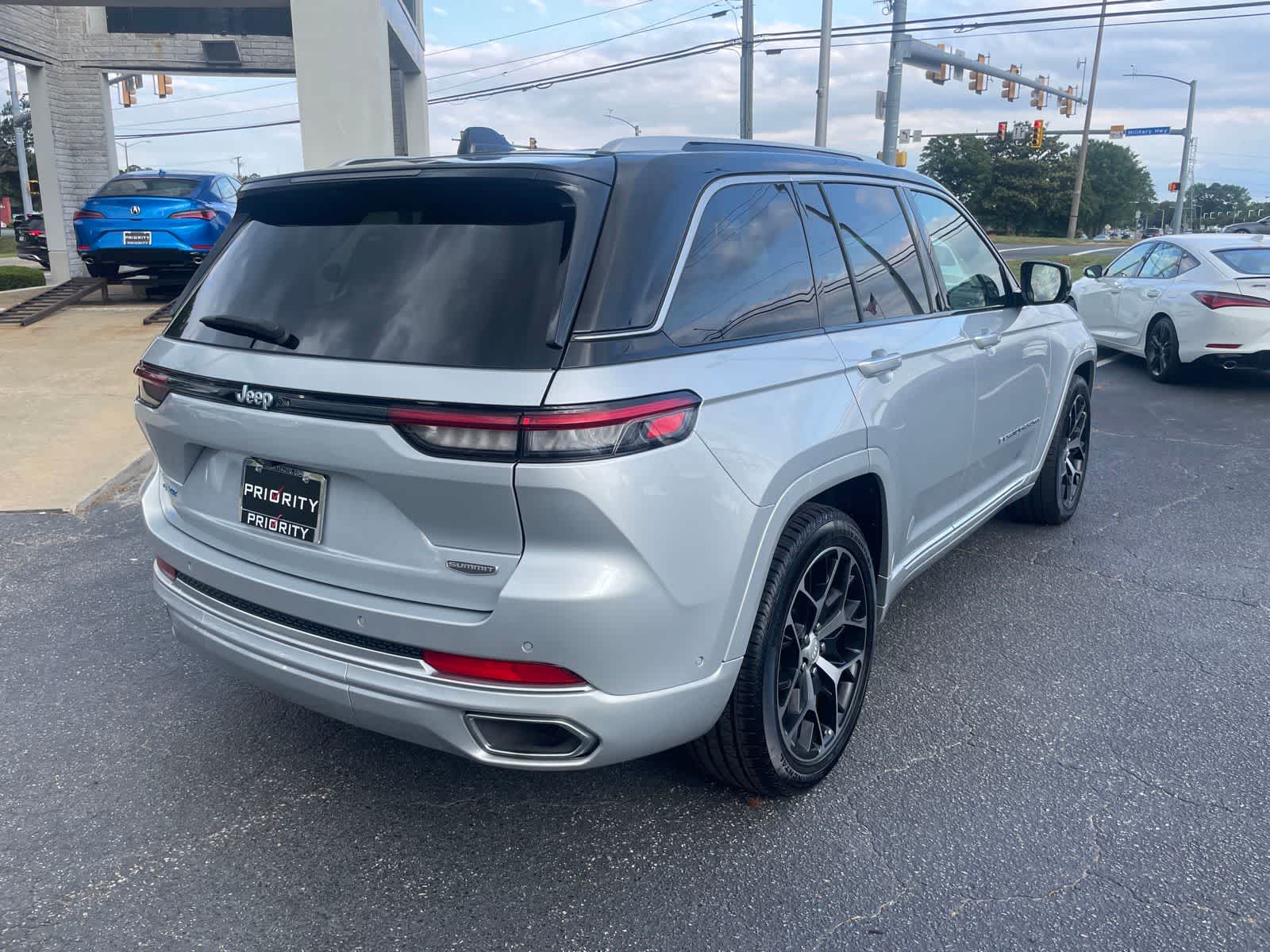 Thumbnail: 2022 Jeep Grand Cherokee - 5