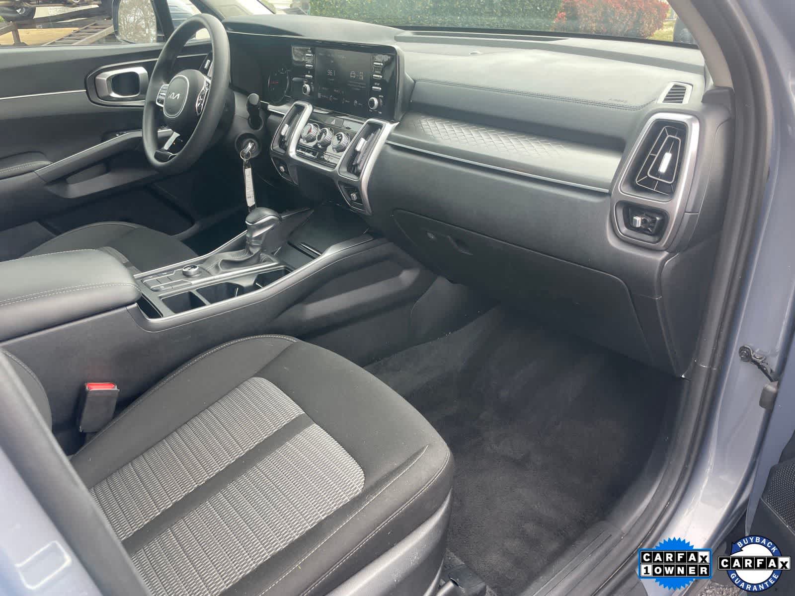 Thumbnail: 2023 Kia Sorento - 26