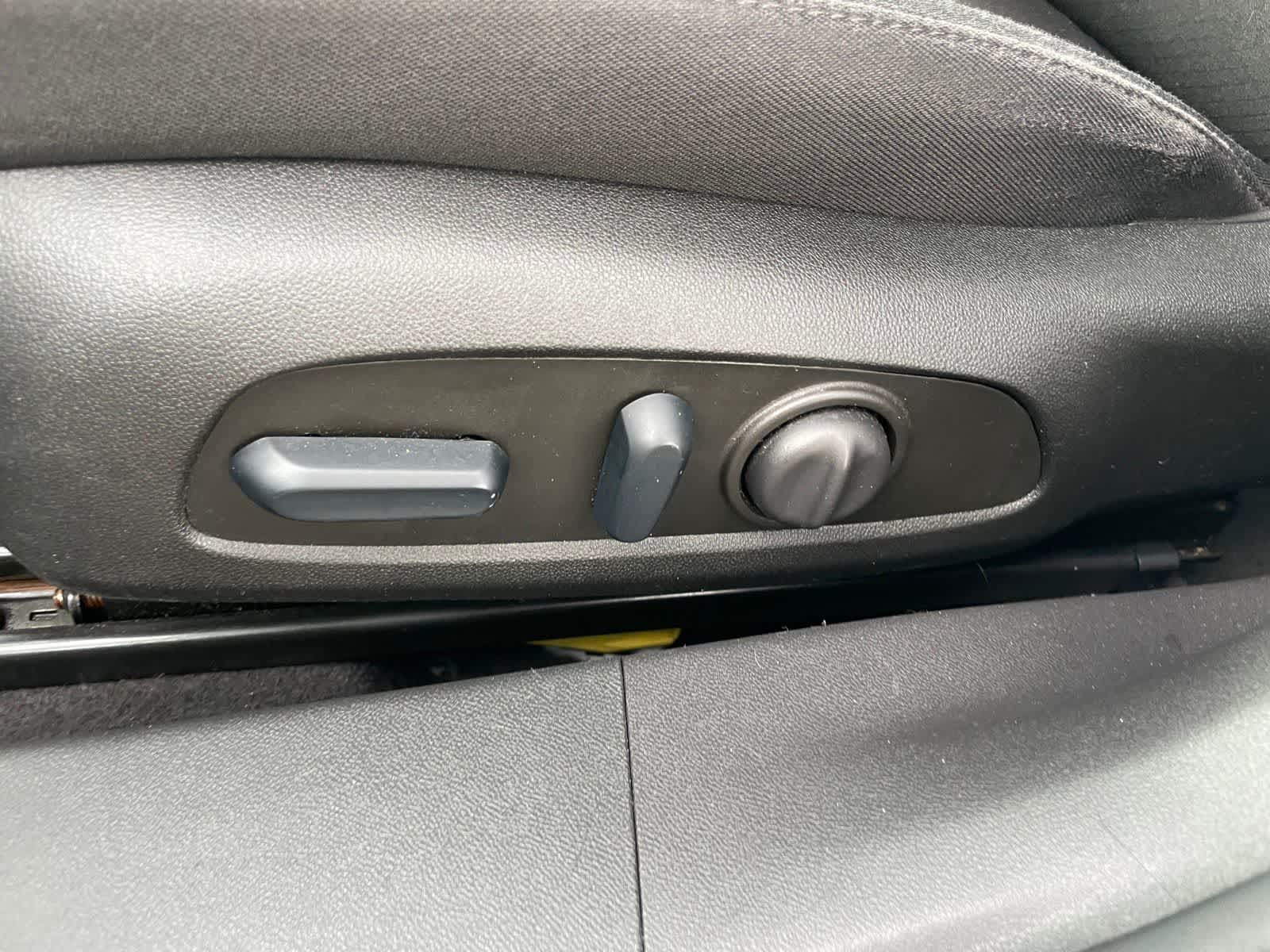 Thumbnail: 2023 Chevrolet Malibu - 10