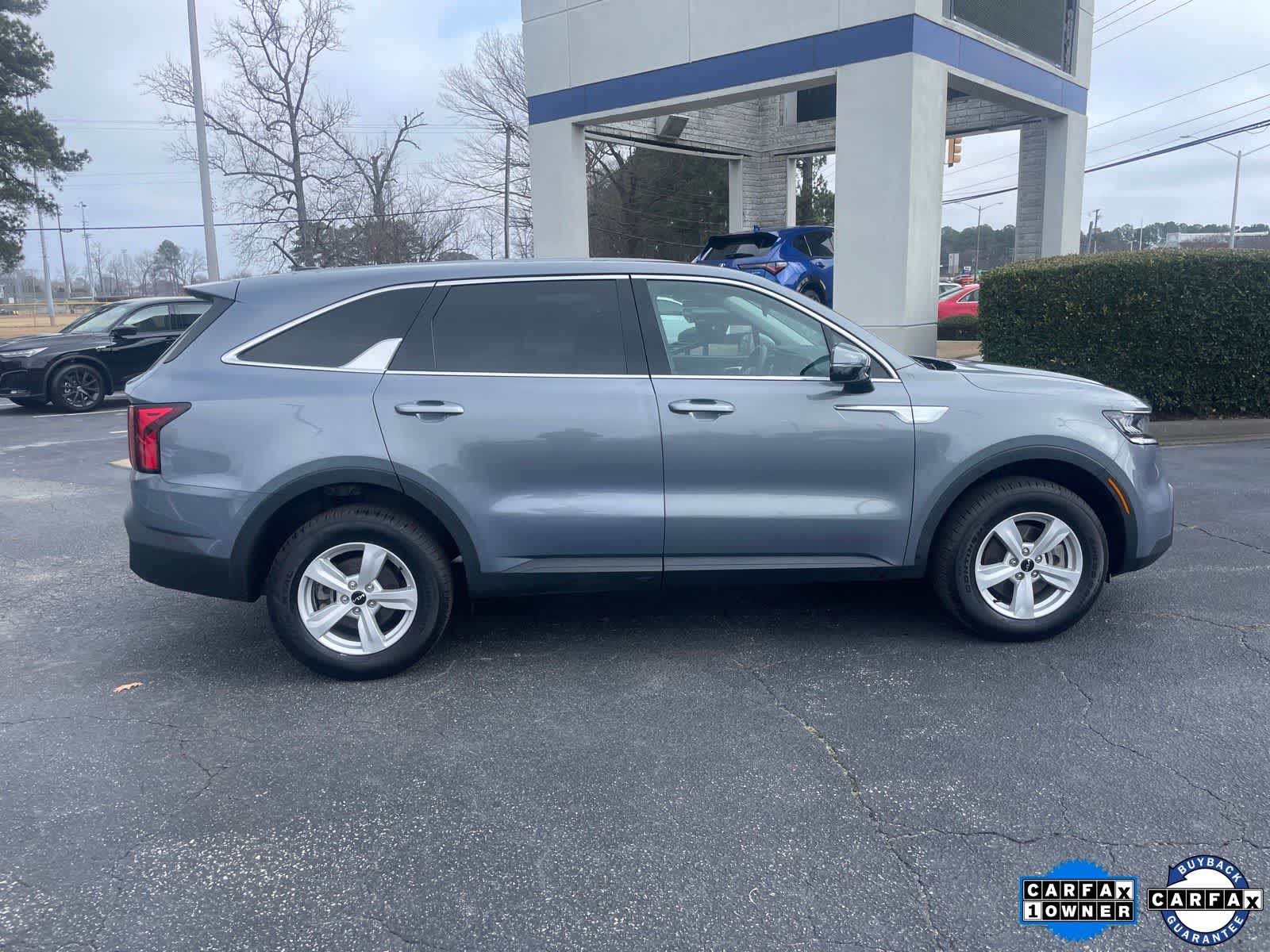 Thumbnail: 2023 Kia Sorento - 6