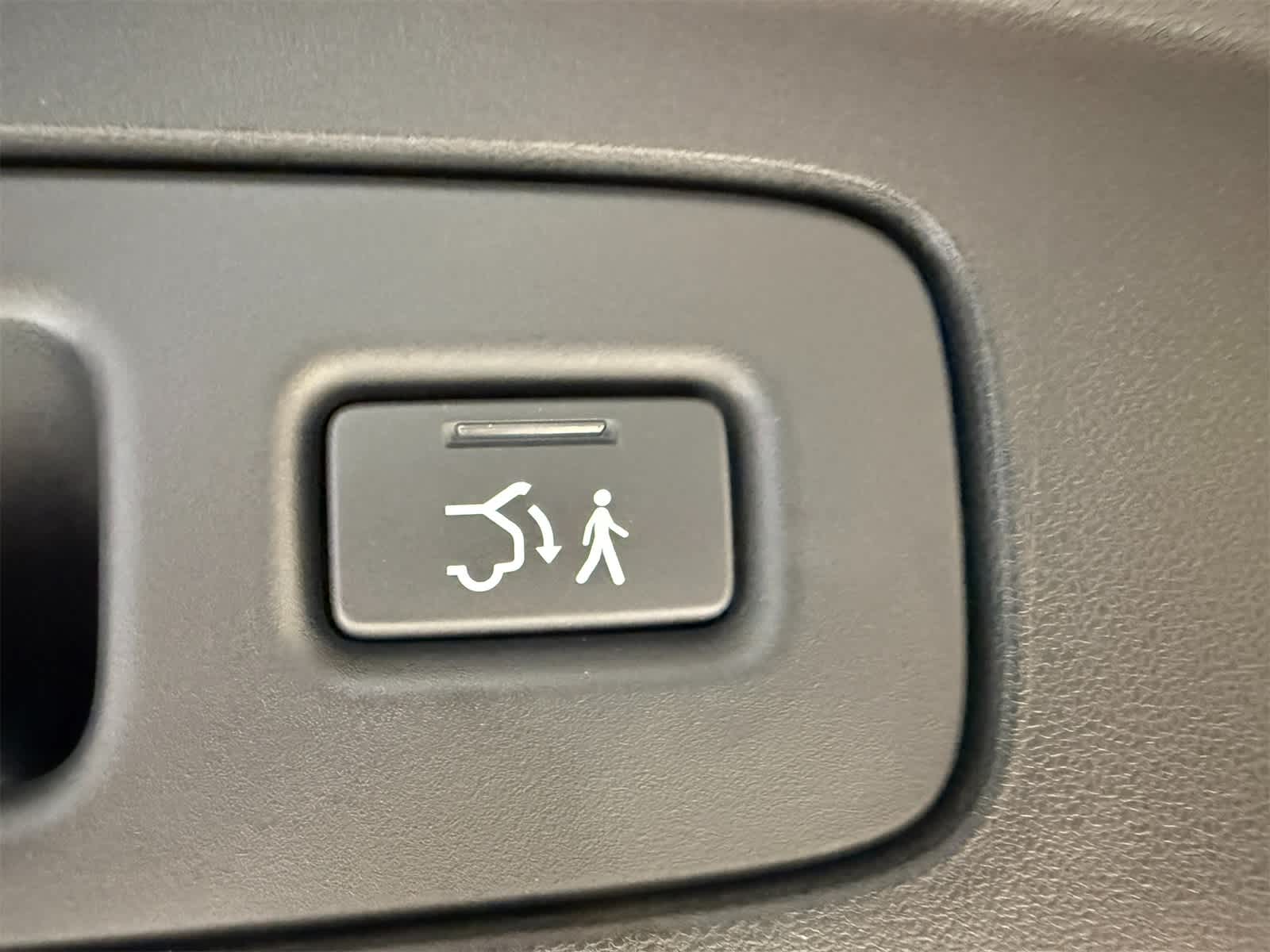 Thumbnail: 2026 Acura ADX - 35