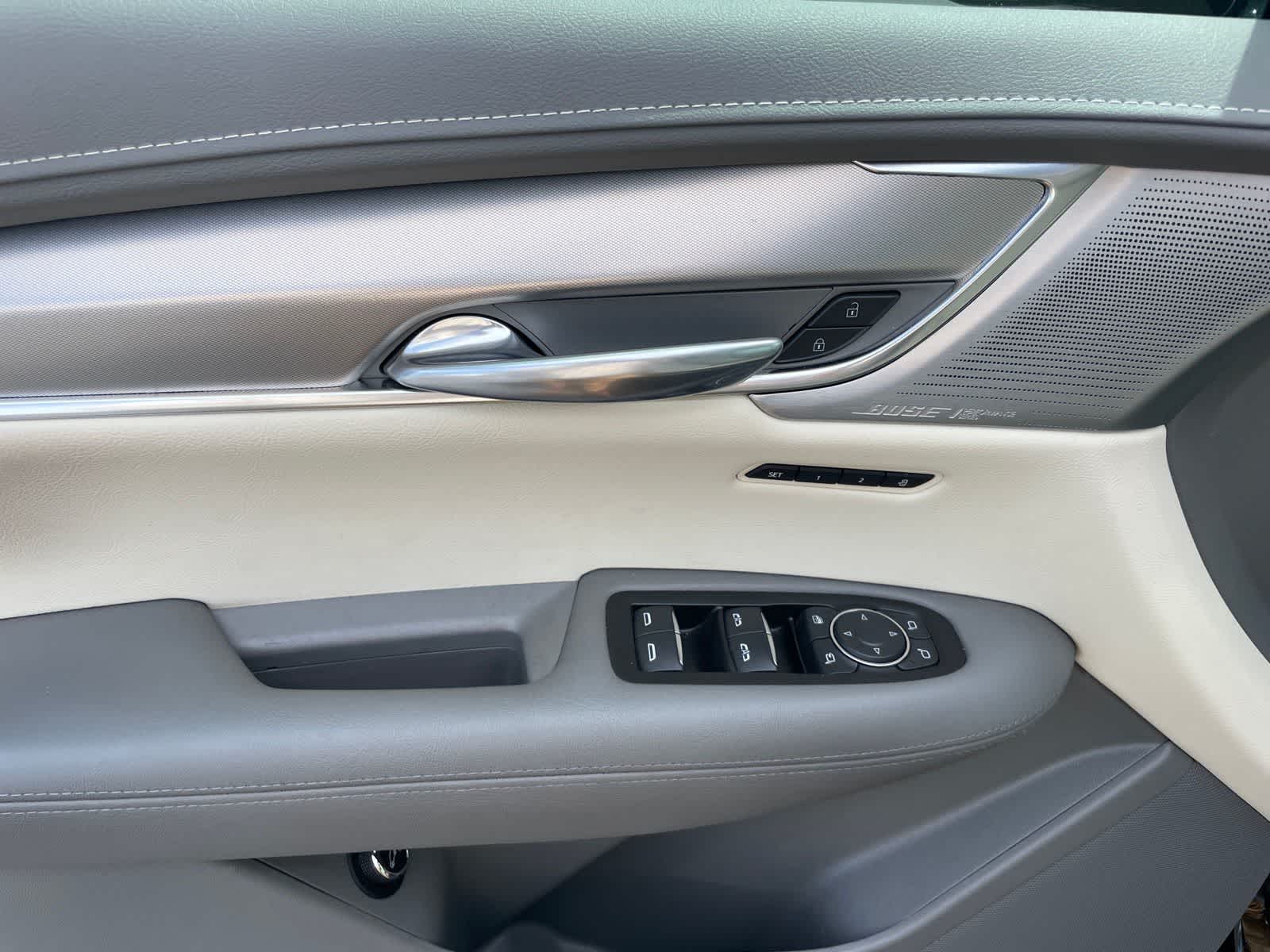 Thumbnail: 2022 Cadillac XT5 - 12