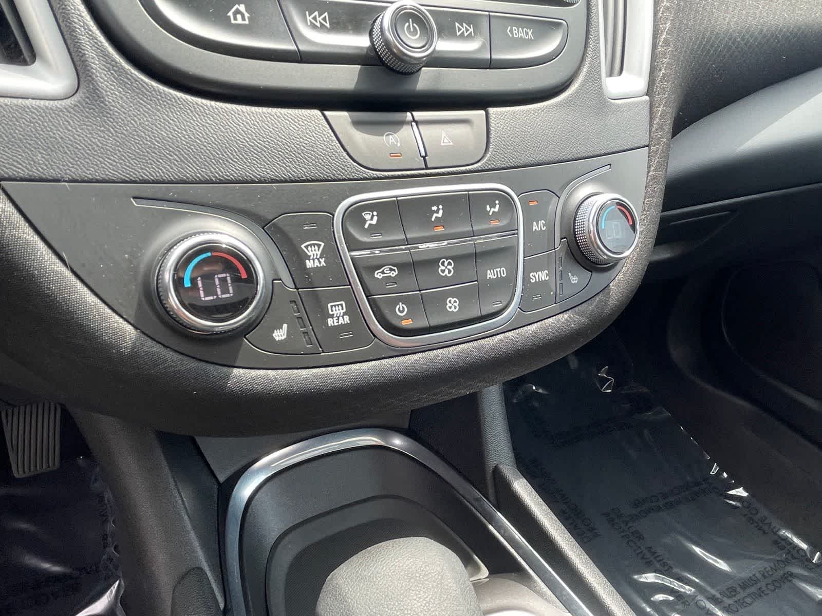 Thumbnail: 2024 Chevrolet Malibu - 19