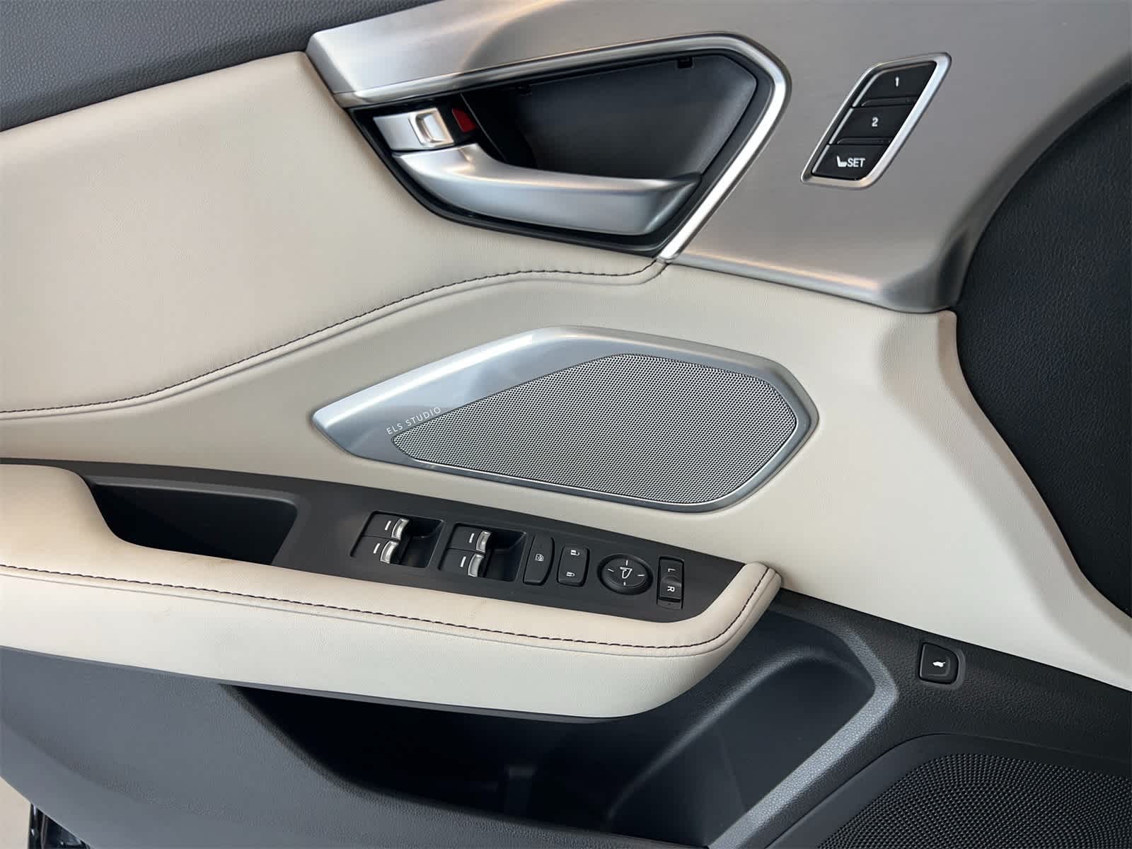 Thumbnail: 2026 Acura RDX - 12