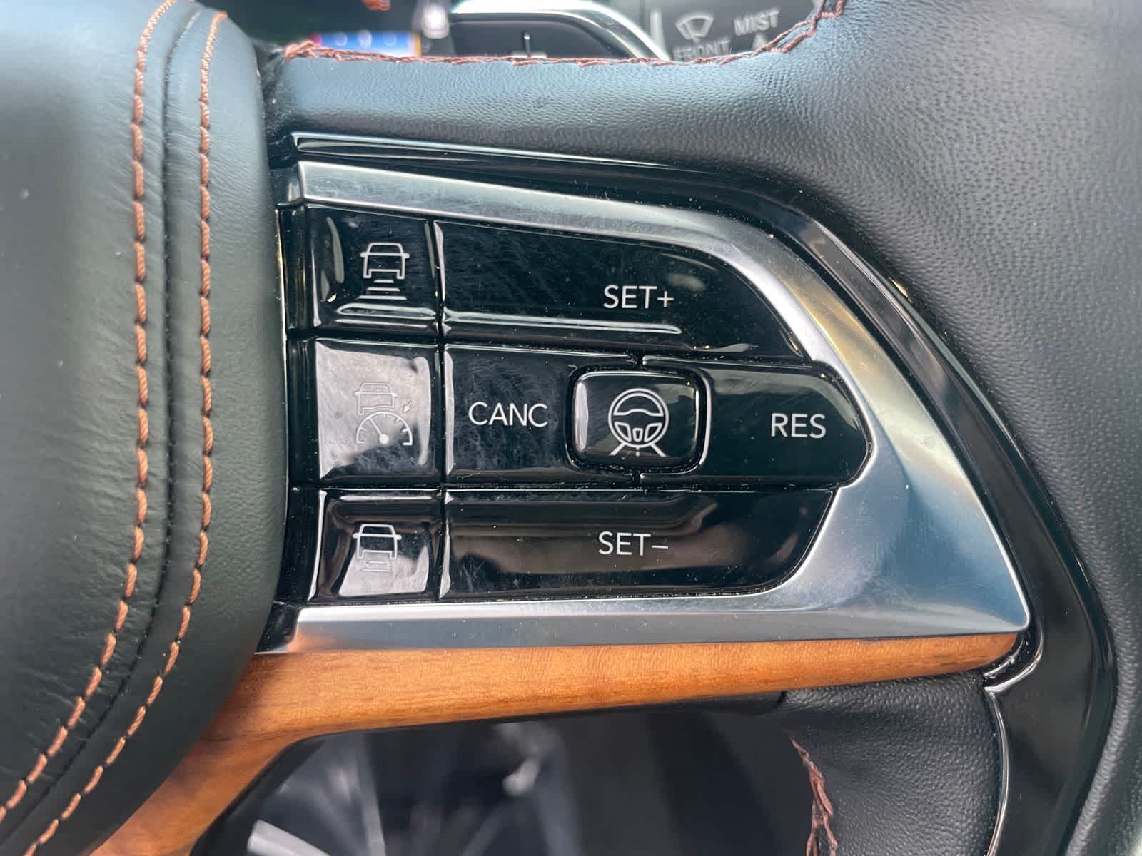 Thumbnail: 2022 Jeep Grand Cherokee - 14