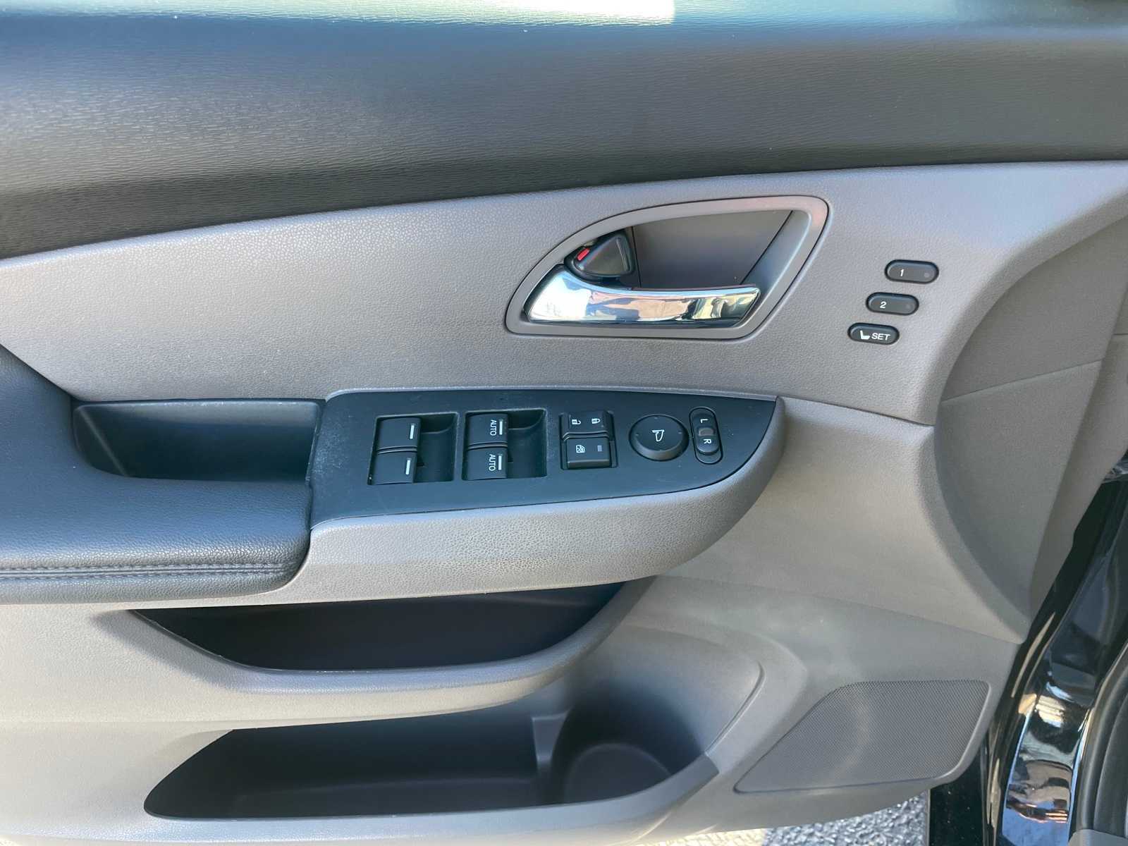 Thumbnail: 2016 Honda Odyssey - 12