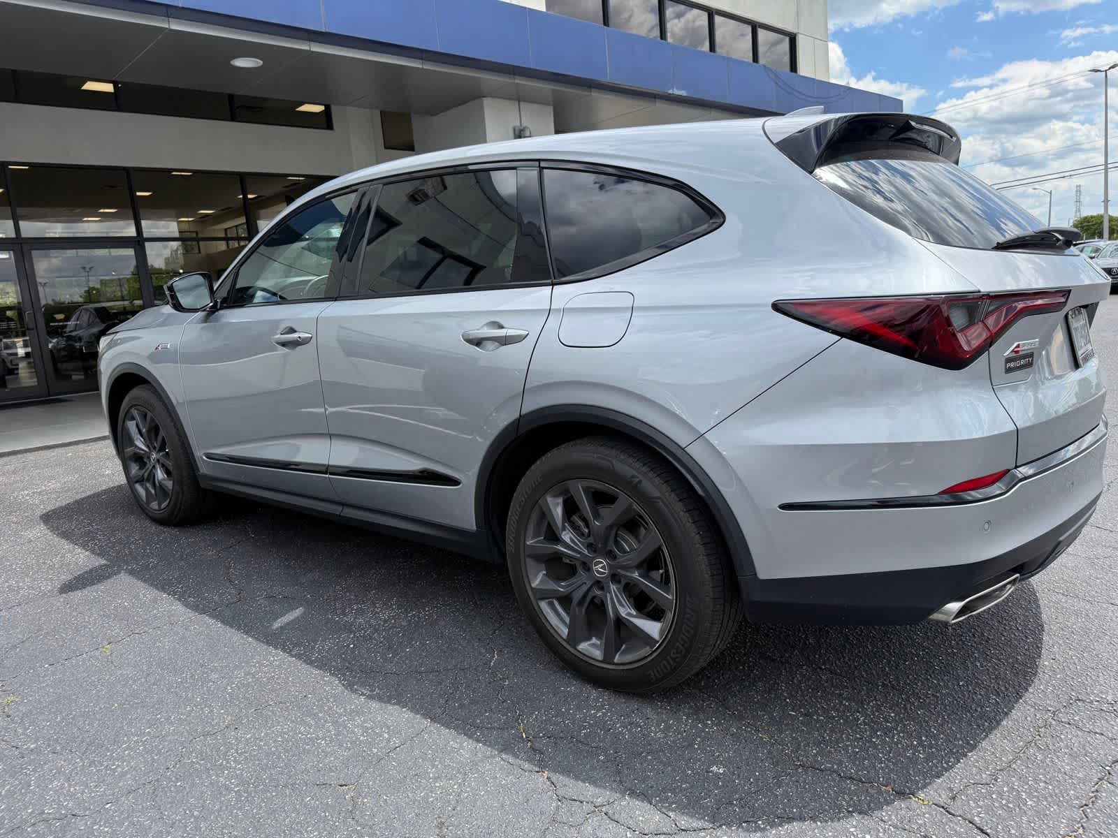 Thumbnail: 2023 Acura MDX - 3