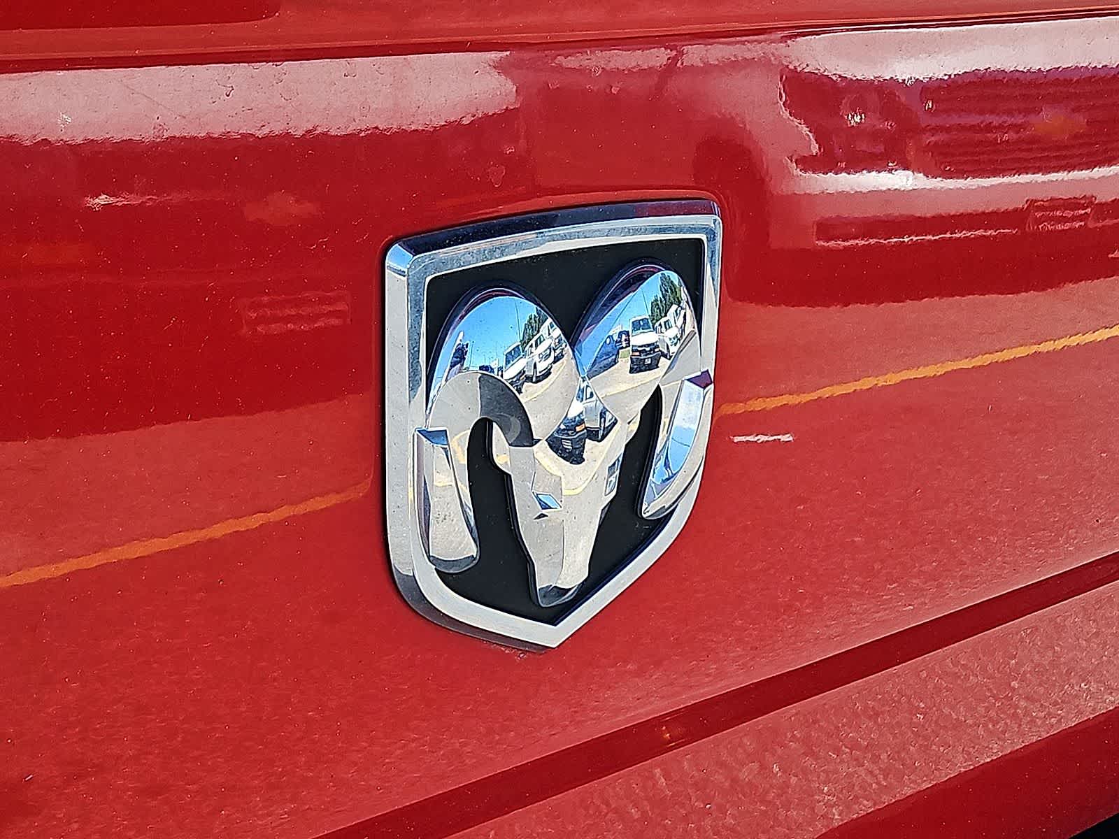 Thumbnail: 2019 RAM 1500 Classic - 34