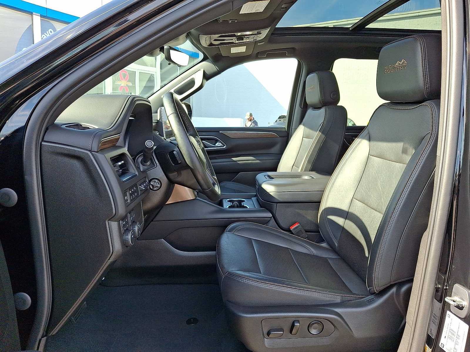 Thumbnail: 2023 Chevrolet Tahoe - 25