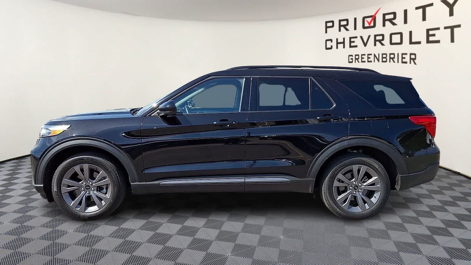 Thumbnail: 2022 Ford Explorer - 5