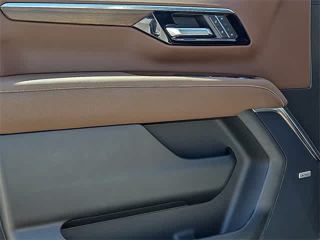 Thumbnail: 2025 Chevrolet Tahoe - 11