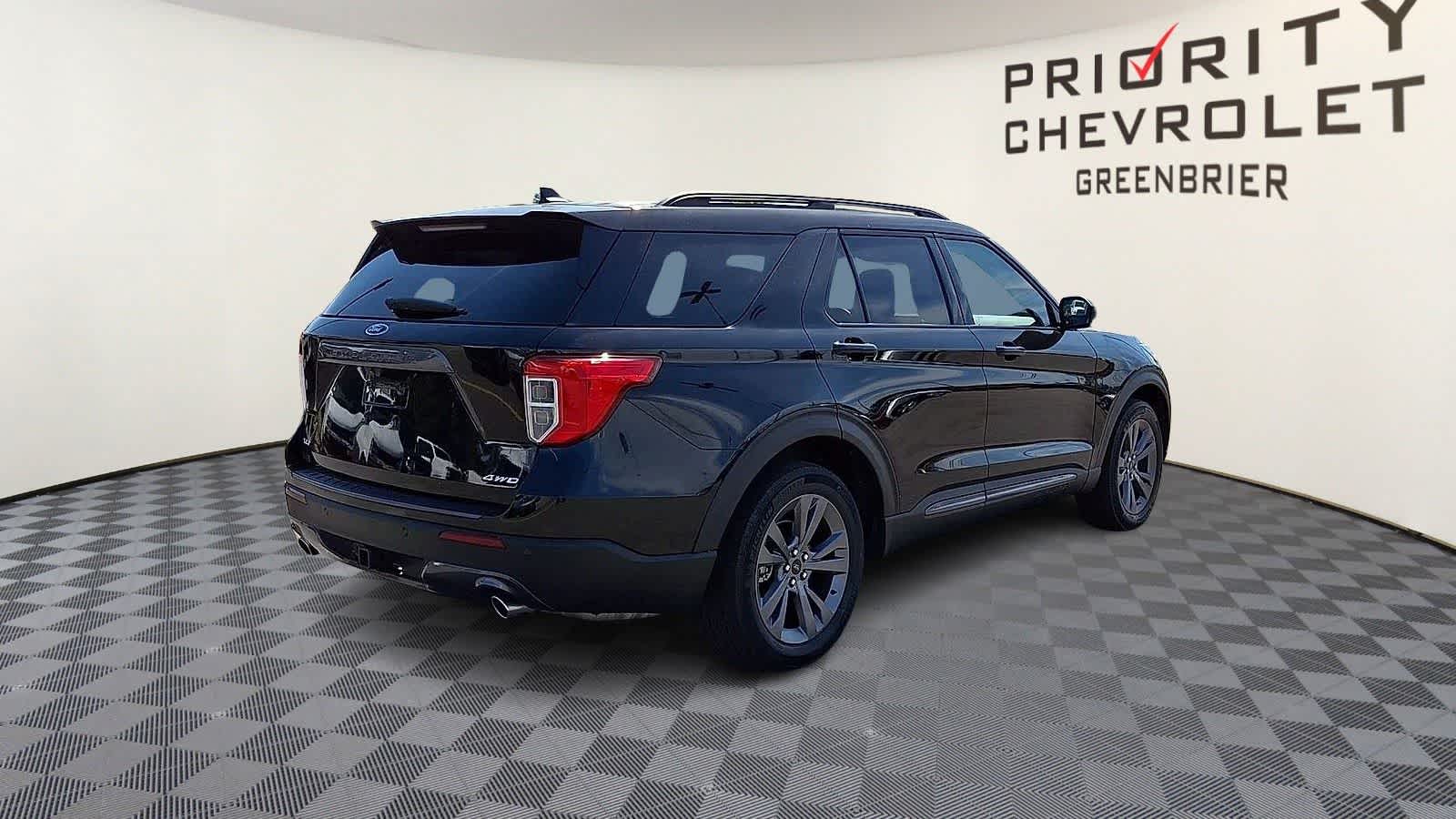 Thumbnail: 2022 Ford Explorer - 8