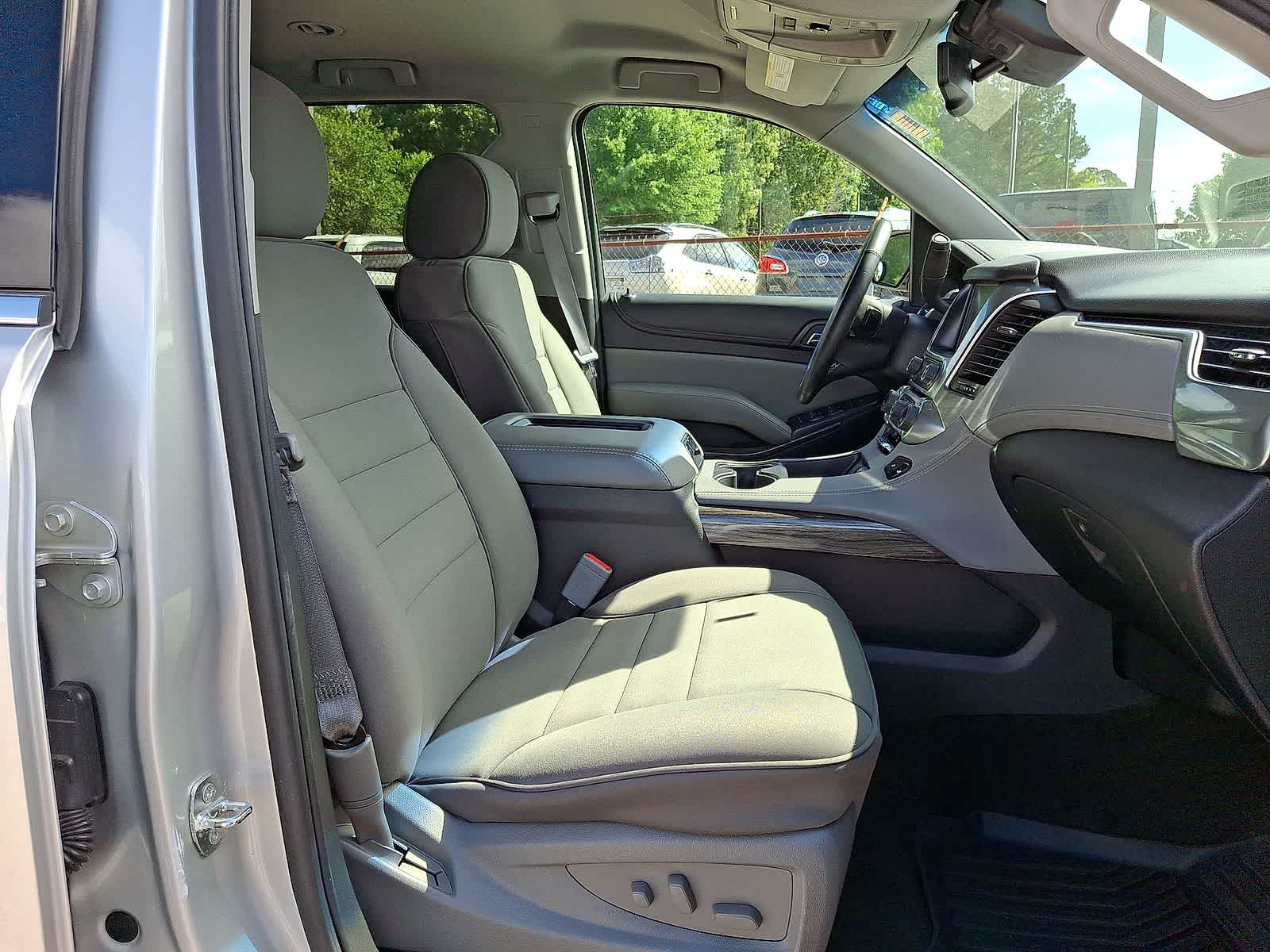 Thumbnail: 2016 Chevrolet Tahoe - 34