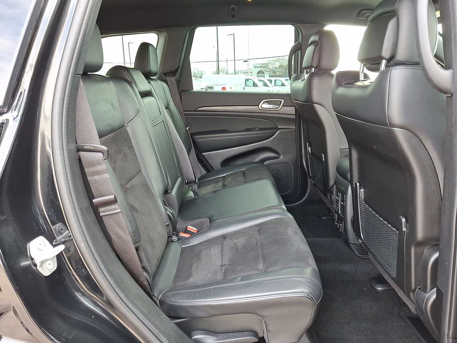 Thumbnail: 2022 Jeep Grand Cherokee - 32