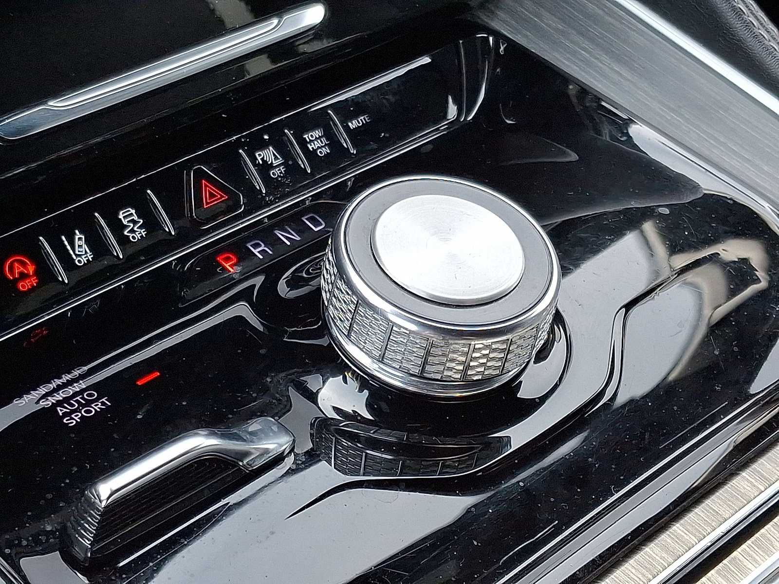 Thumbnail: 2024 Jeep Wagoneer - 22