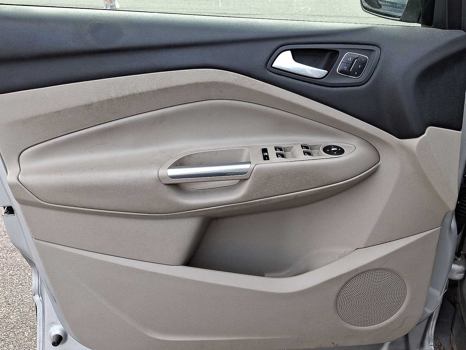 Thumbnail: 2015 Ford Escape - 28