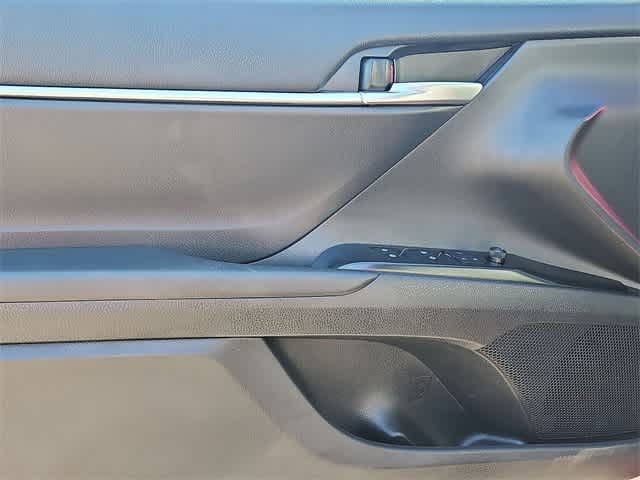 Thumbnail: 2019 Toyota Camry - 16