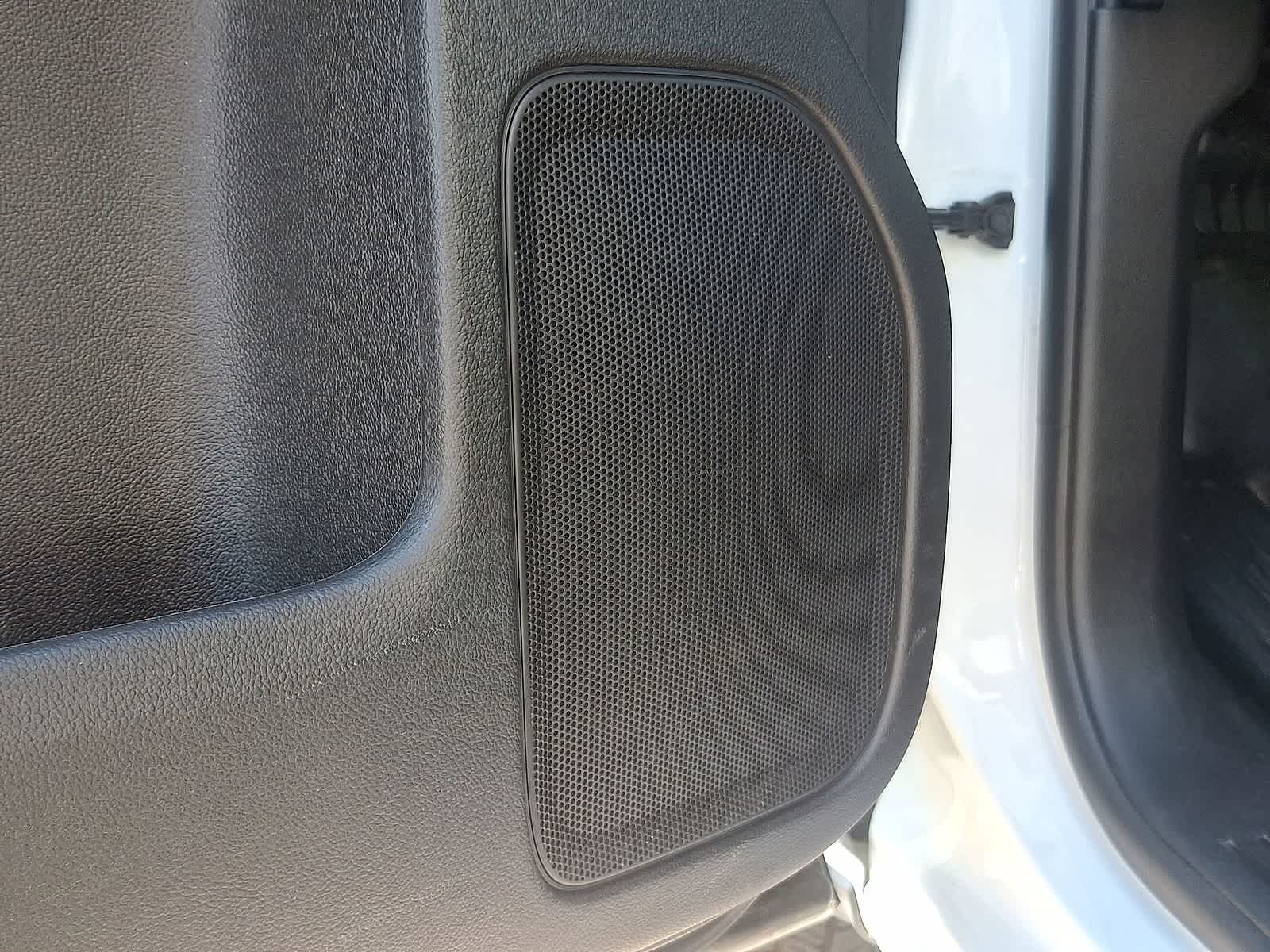 Thumbnail: 2018 Chevrolet Silverado 1500 - 31