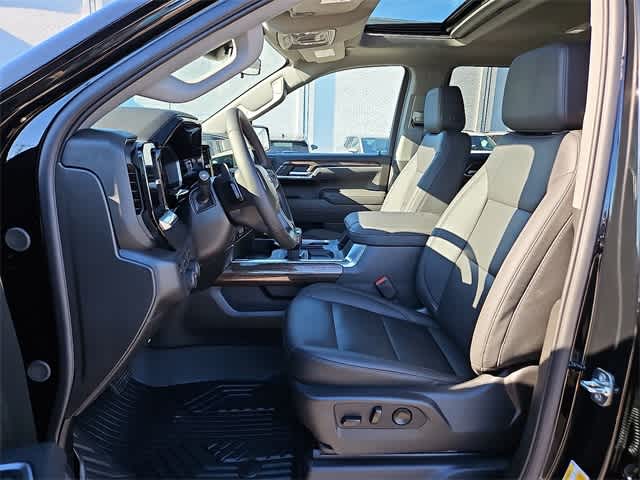 Thumbnail: 2026 Chevrolet Silverado 1500 - 11