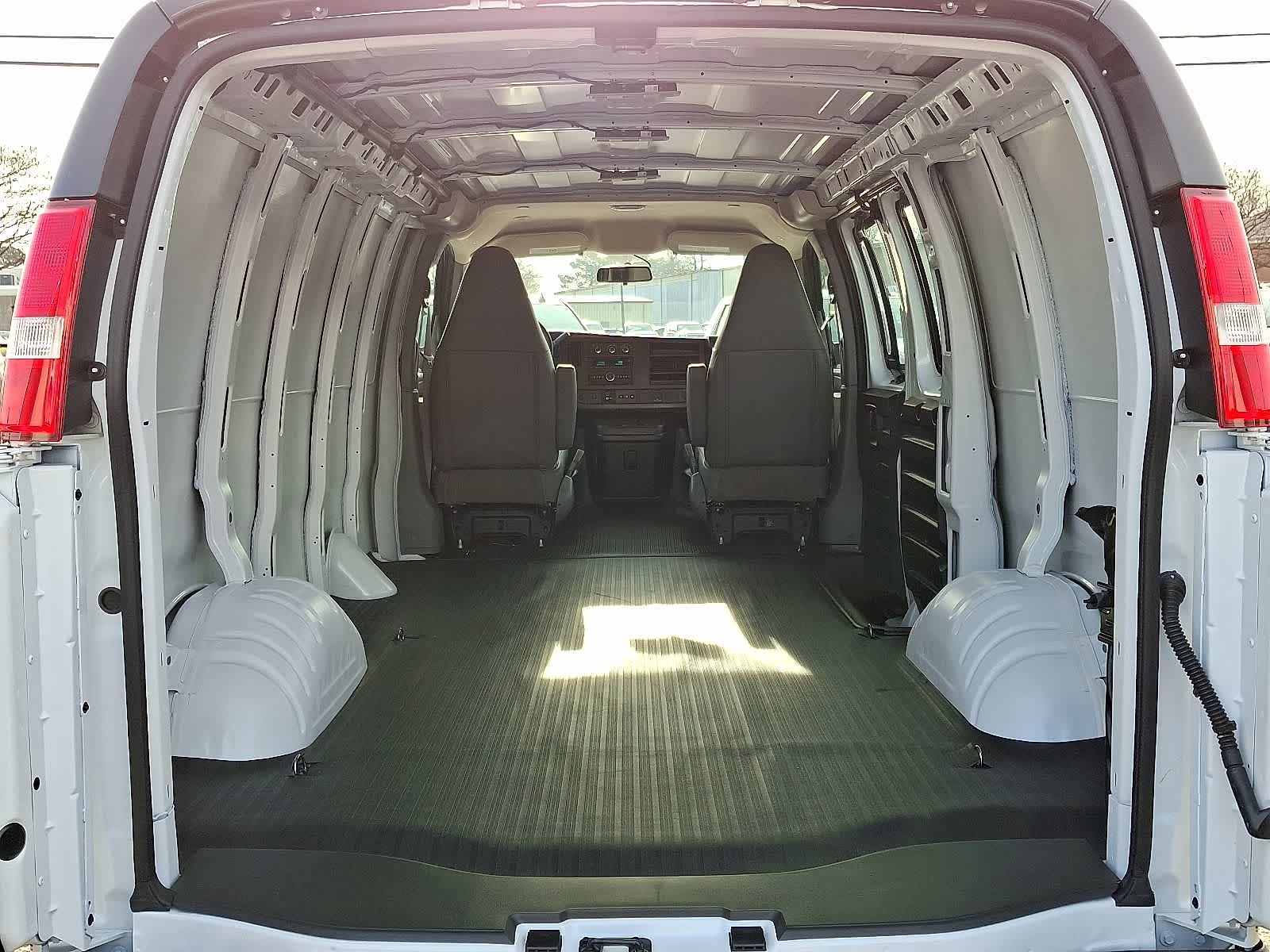 Thumbnail: 2025 Chevrolet Express - 17