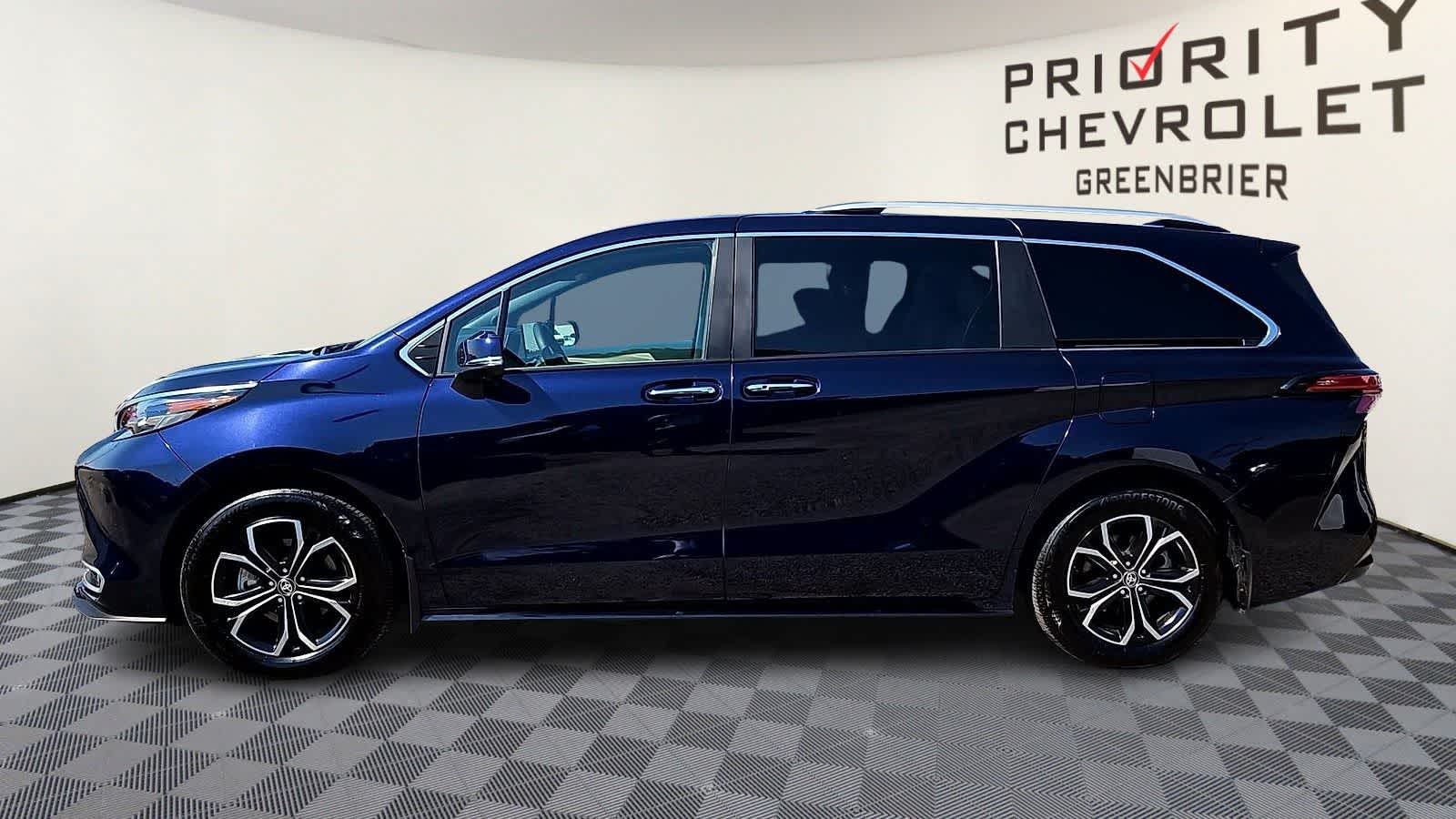 Thumbnail: 2025 Toyota Sienna - 5