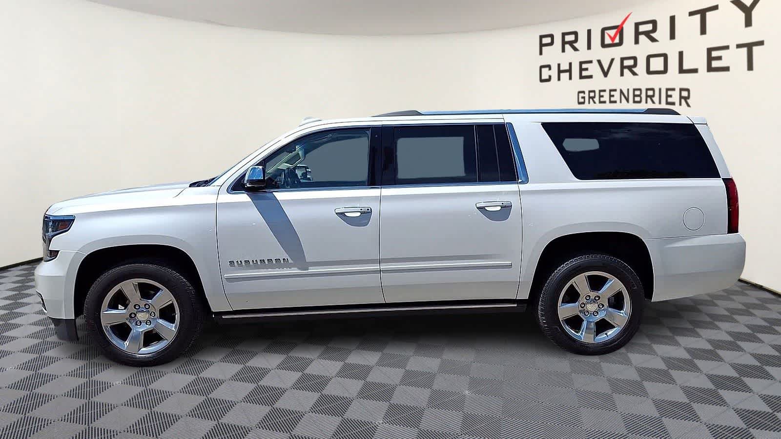 Thumbnail: 2019 Chevrolet Suburban - 5
