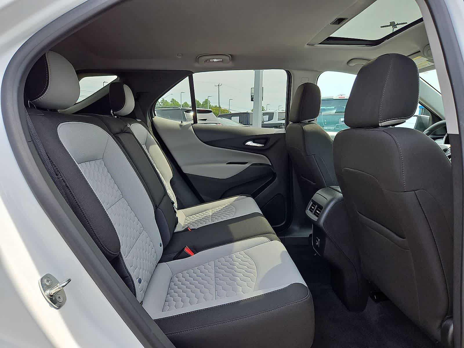 Thumbnail: 2020 Chevrolet Equinox - 30