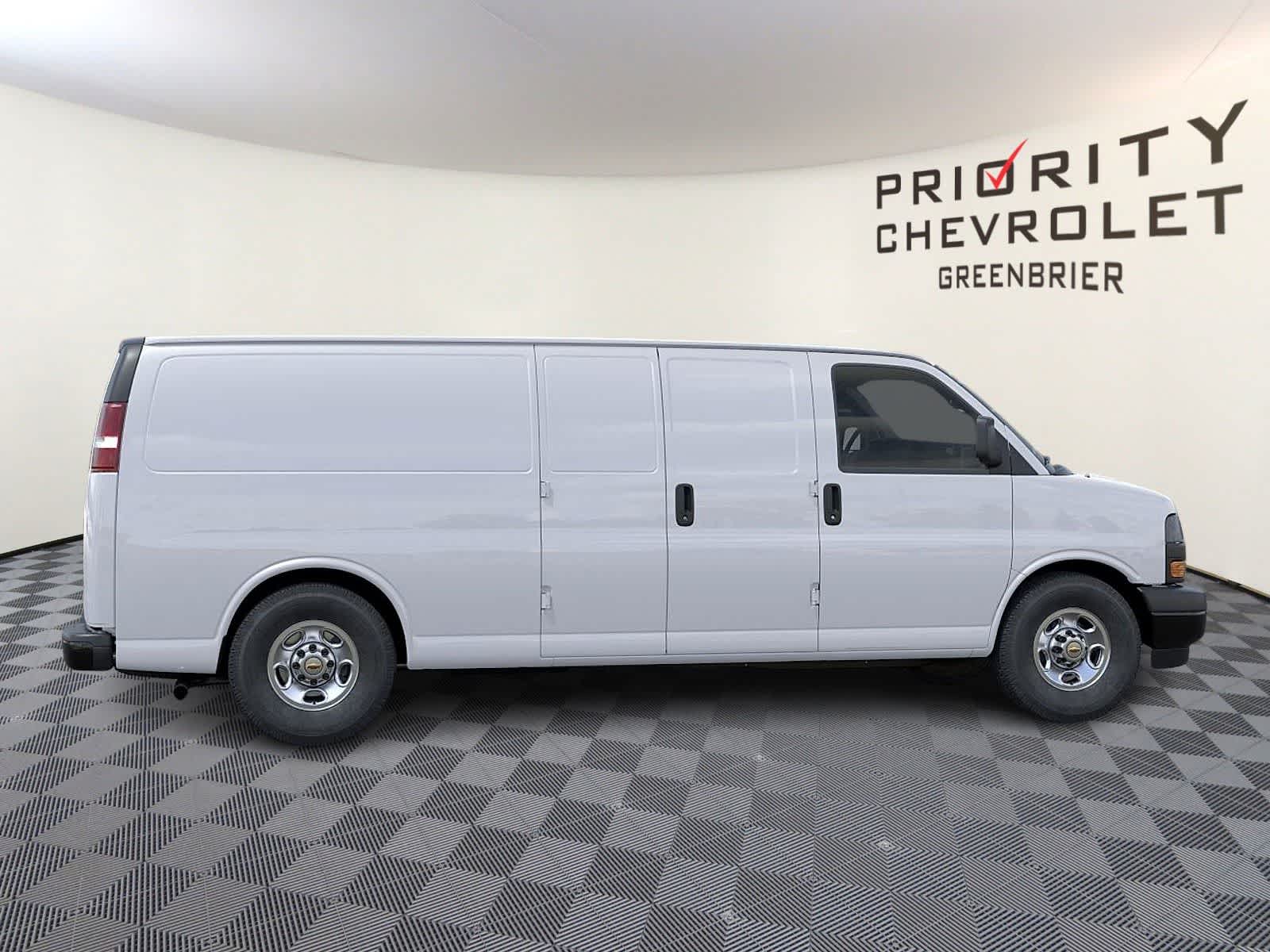Thumbnail: 2025 Chevrolet Express - 5