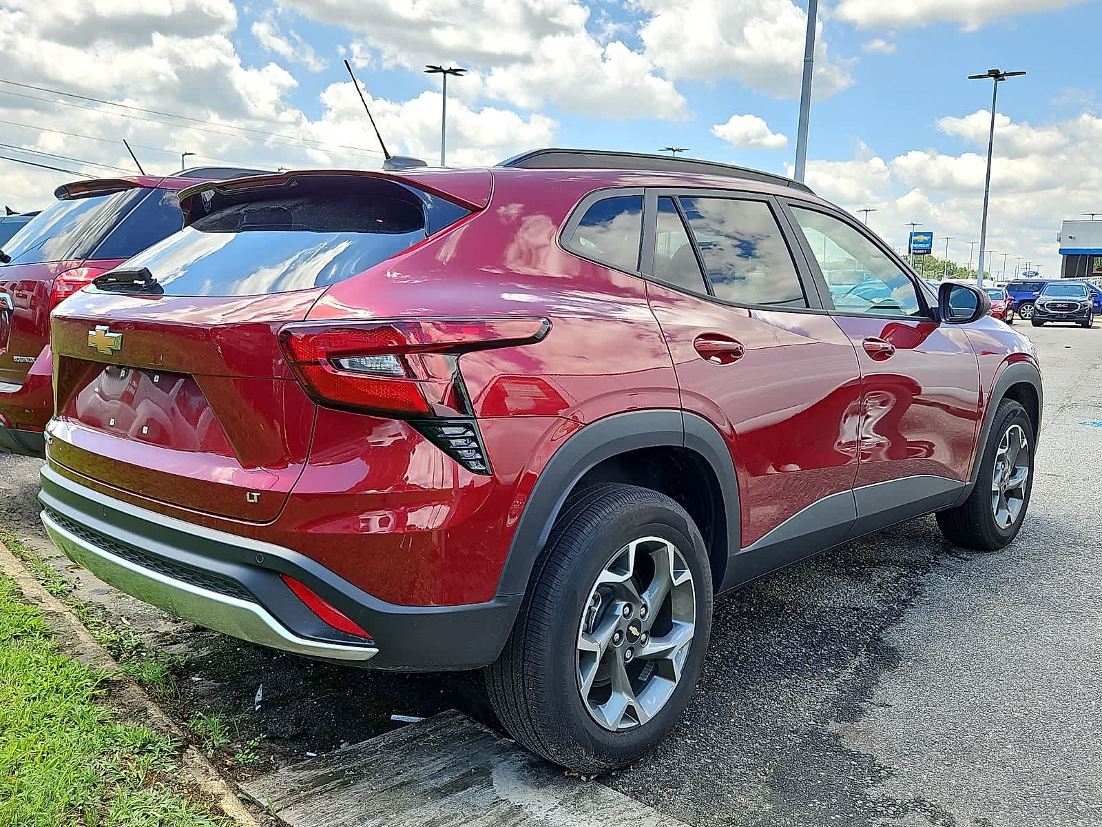 Thumbnail: 2025 Chevrolet Trax - 3
