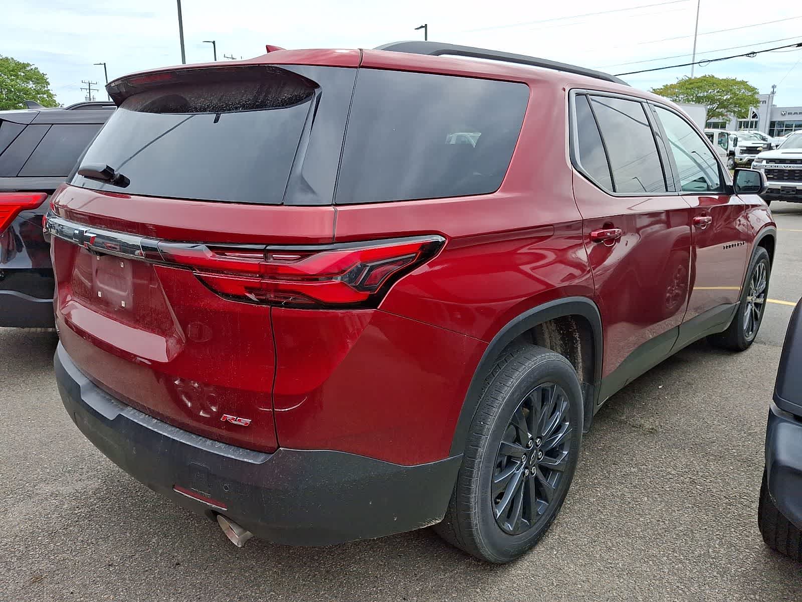 Thumbnail: 2023 Chevrolet Traverse - 3