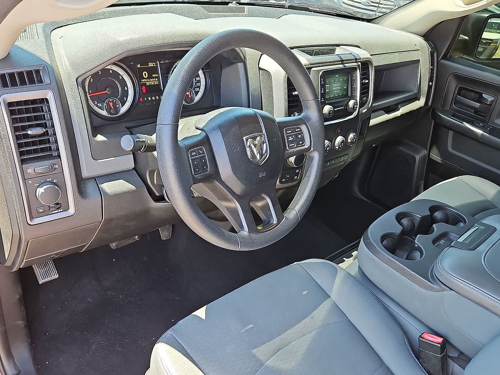 Thumbnail: 2019 RAM 1500 Classic - 16