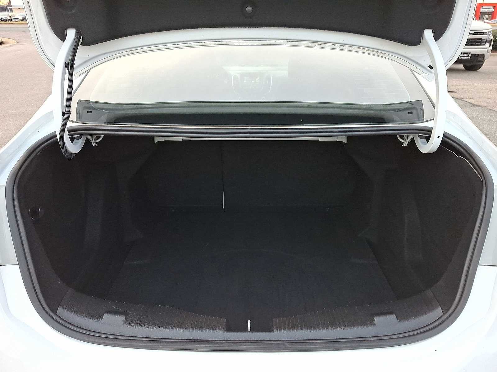 Thumbnail: 2017 Chevrolet Cruze - 28