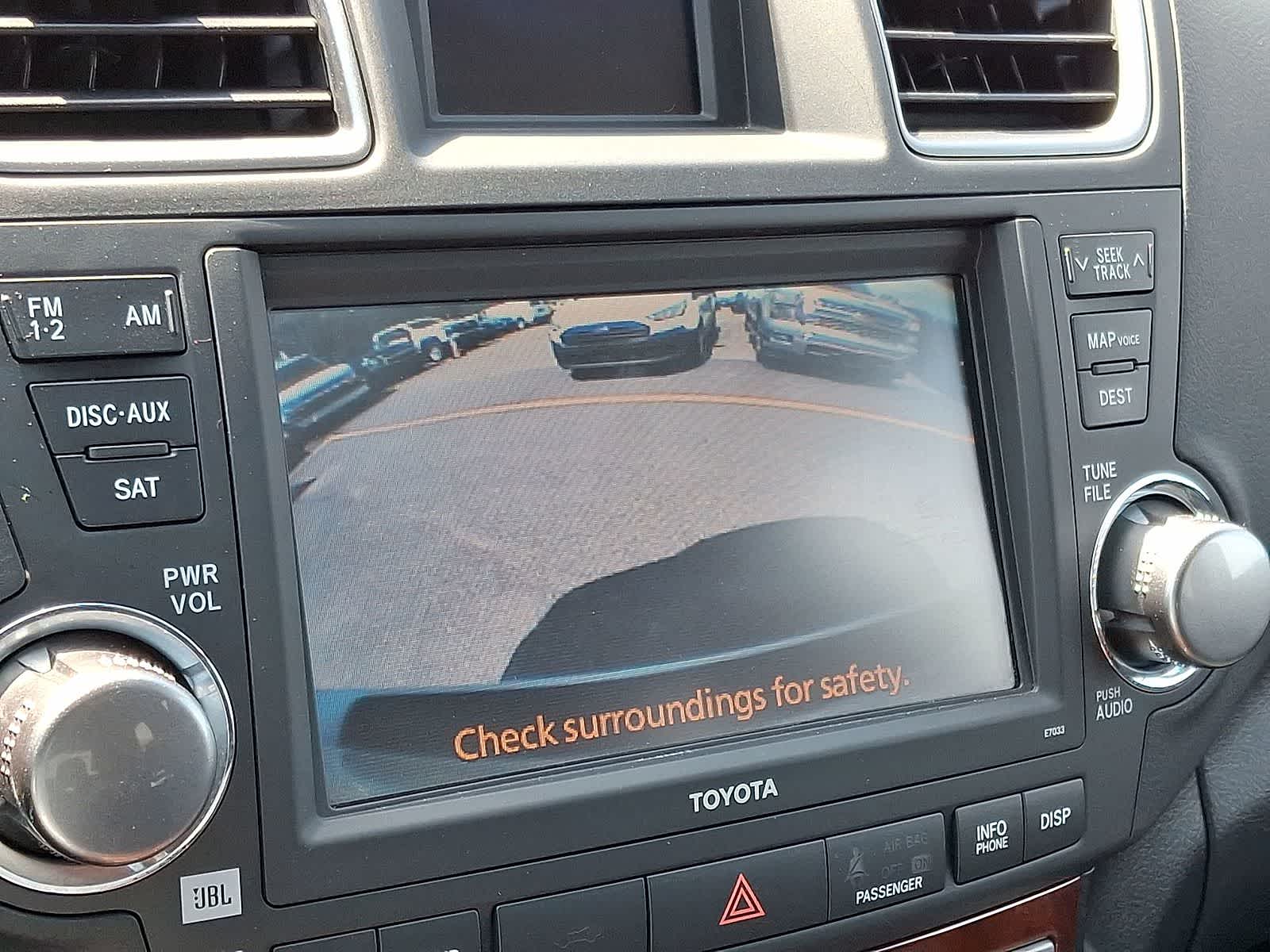 Thumbnail: 2012 Toyota Highlander - 21