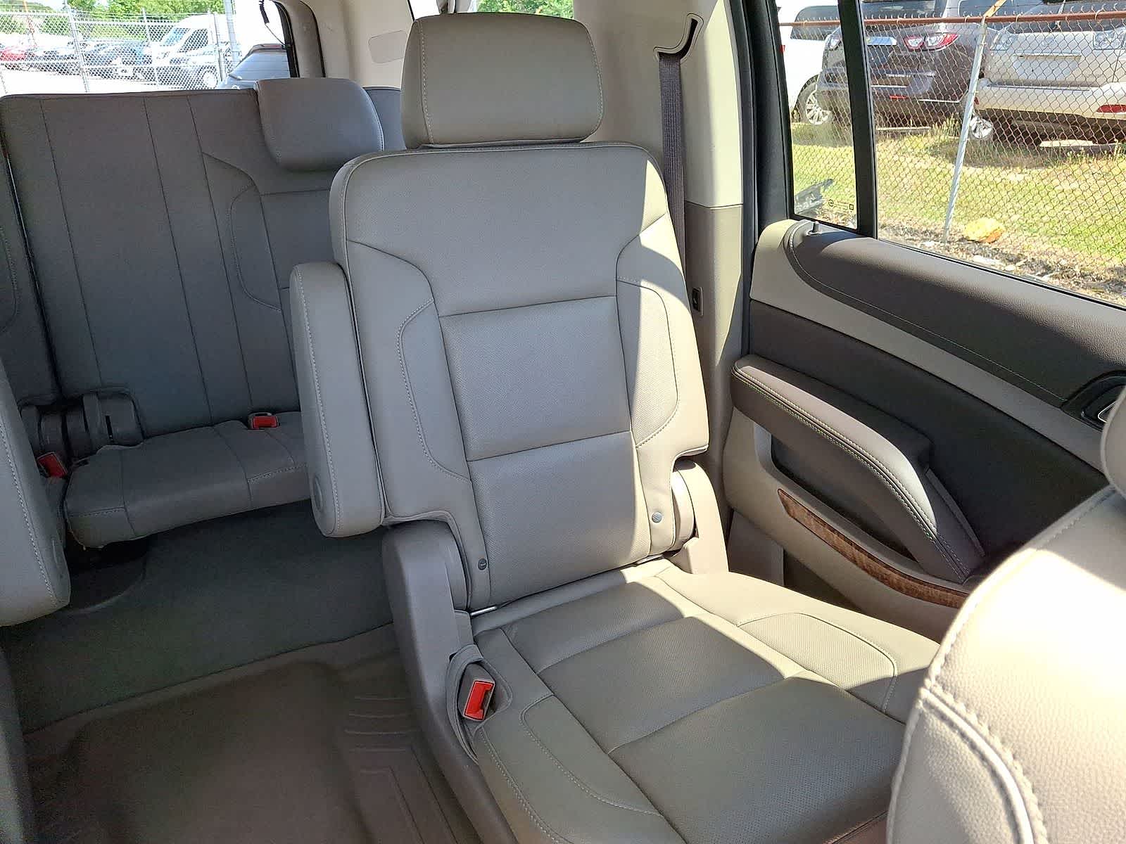 Thumbnail: 2019 Chevrolet Suburban - 15