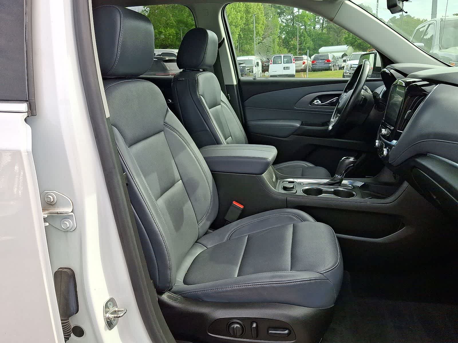Thumbnail: 2018 Chevrolet Traverse - 34