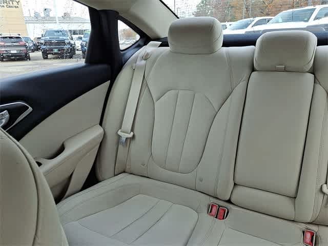 Thumbnail: 2016 Chrysler 200 - 13