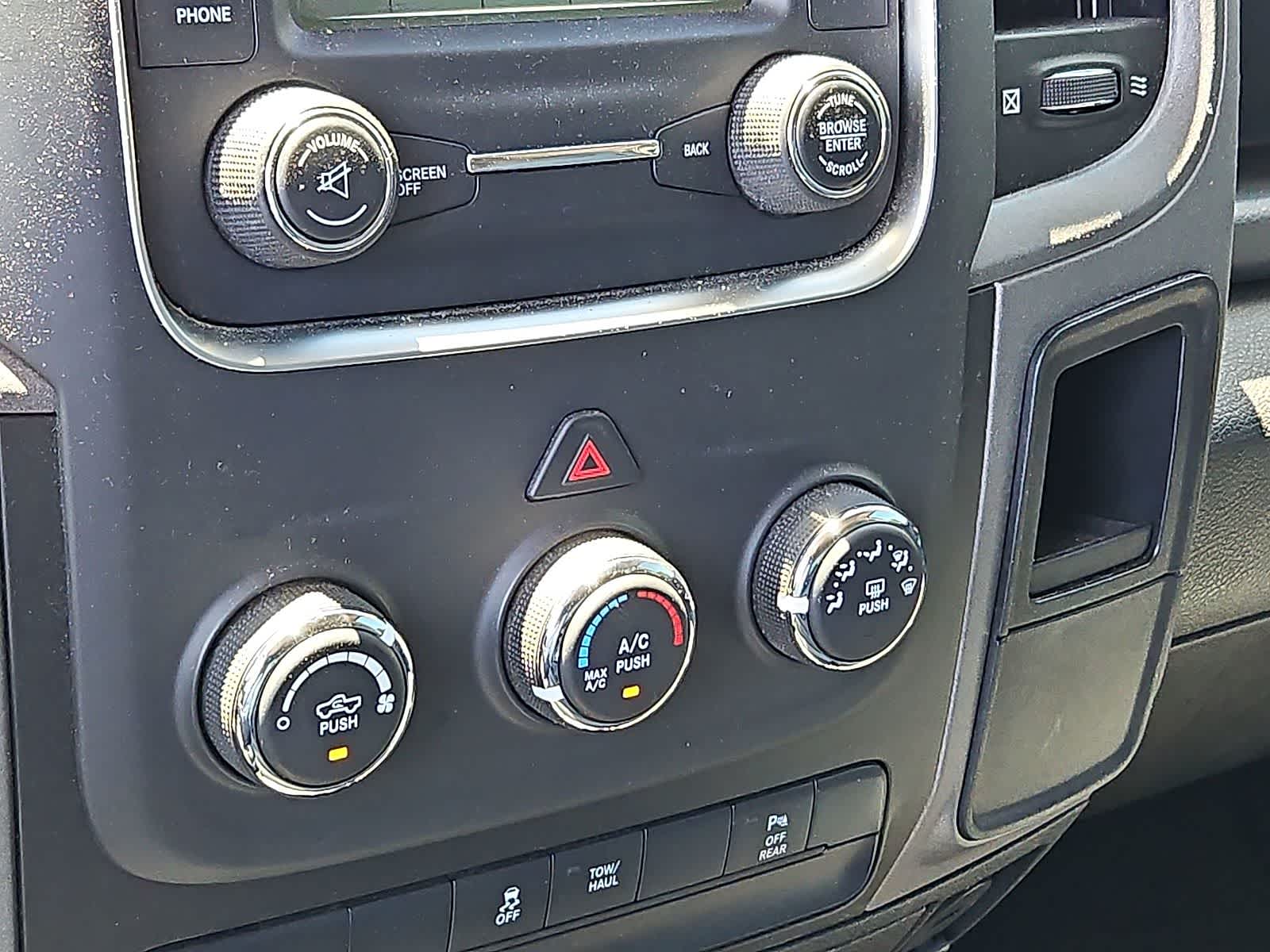 Thumbnail: 2019 RAM 1500 Classic - 22