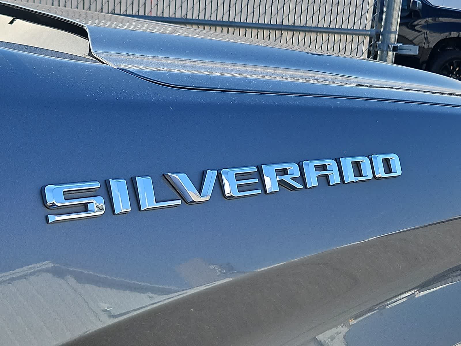 Thumbnail: 2020 Chevrolet Silverado 1500 - 3