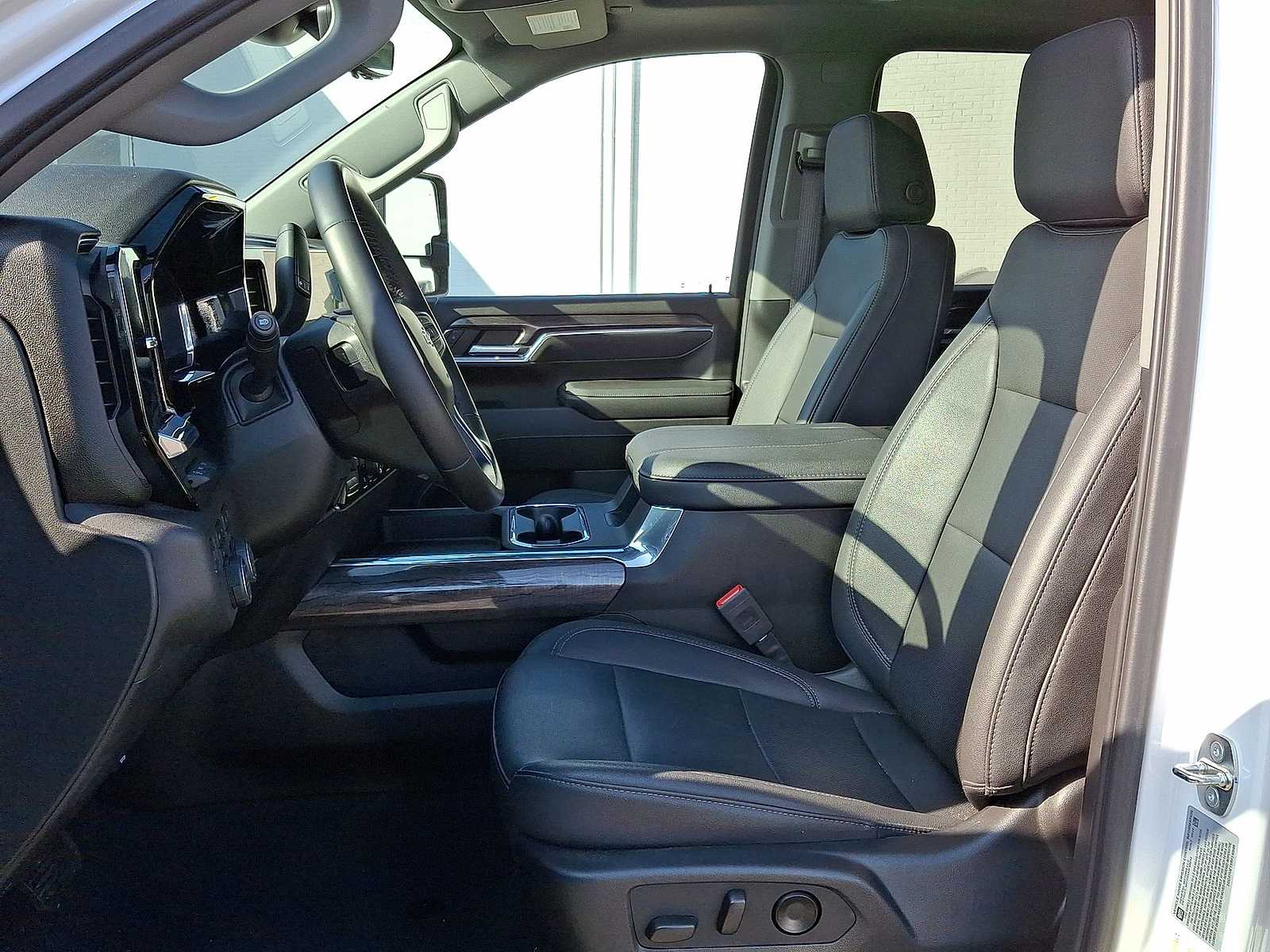 Thumbnail: 2024 Chevrolet Silverado 3500 - 26